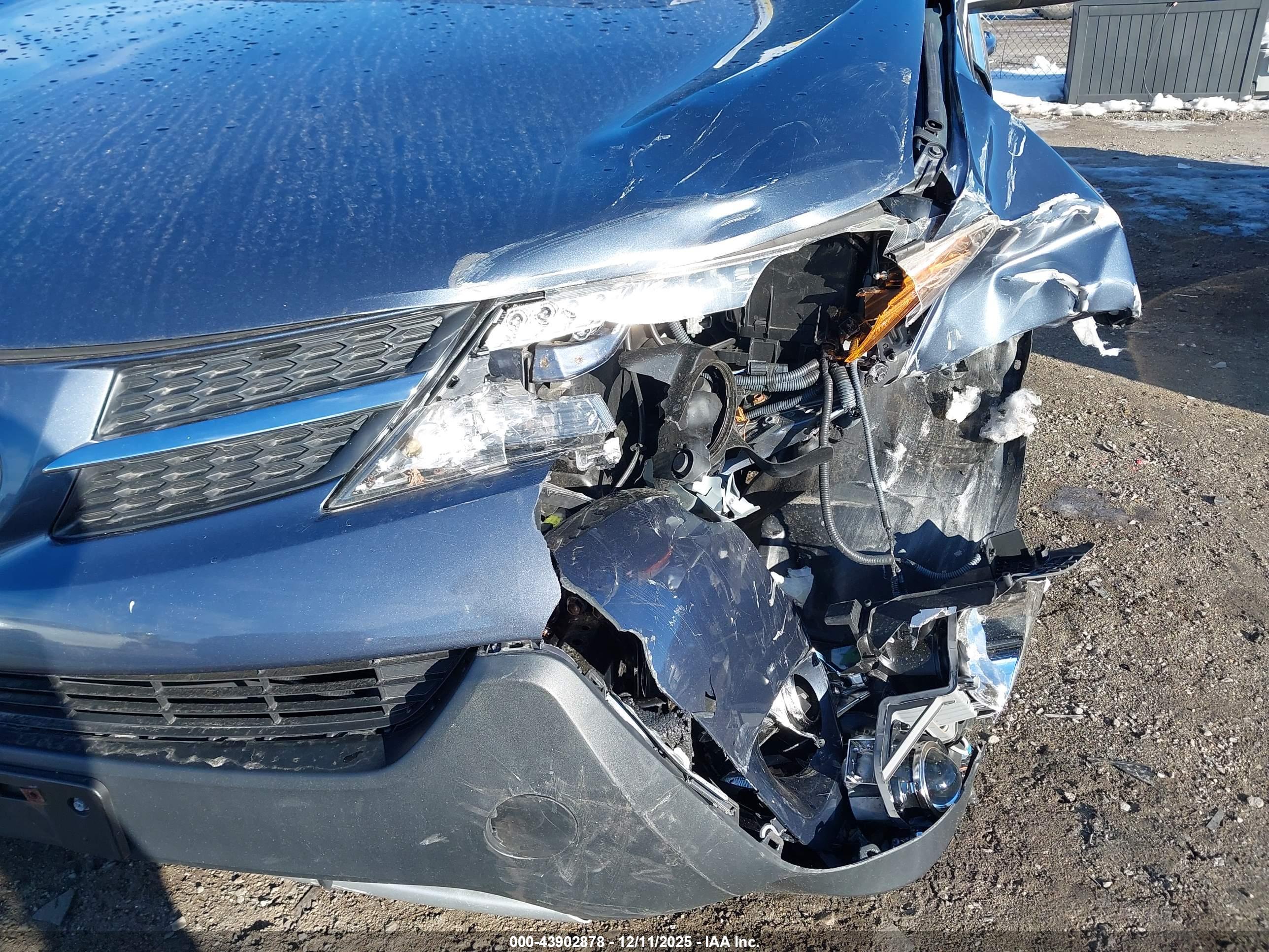 TOYOTA RAV4 image 6