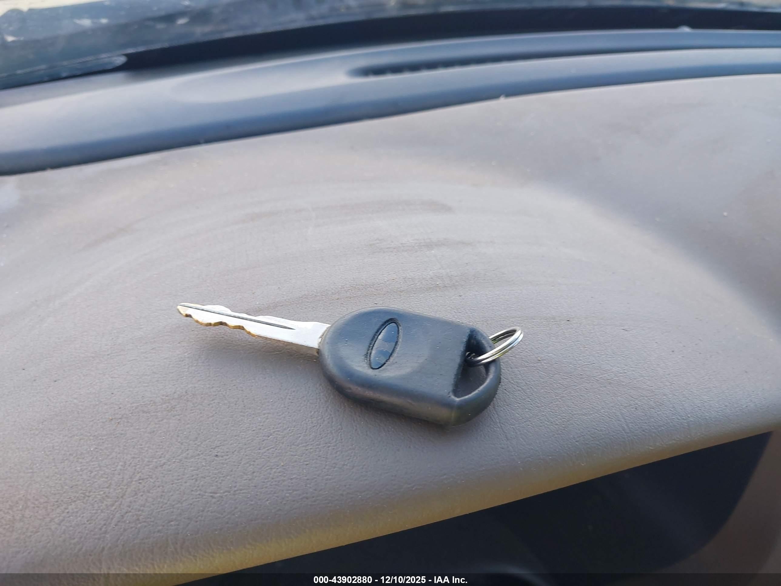 FORD EXPLORER image 11