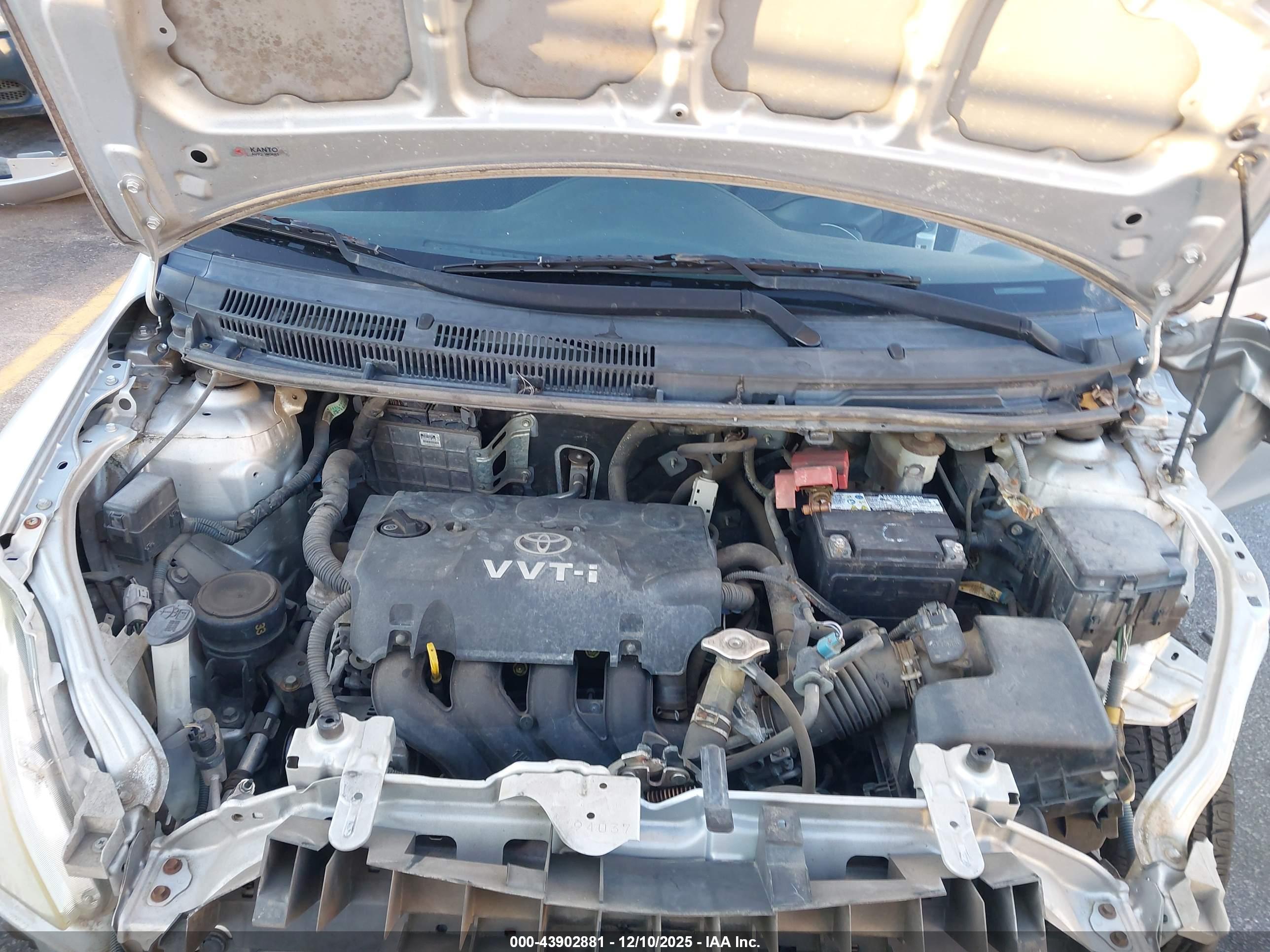TOYOTA YARIS image 10
