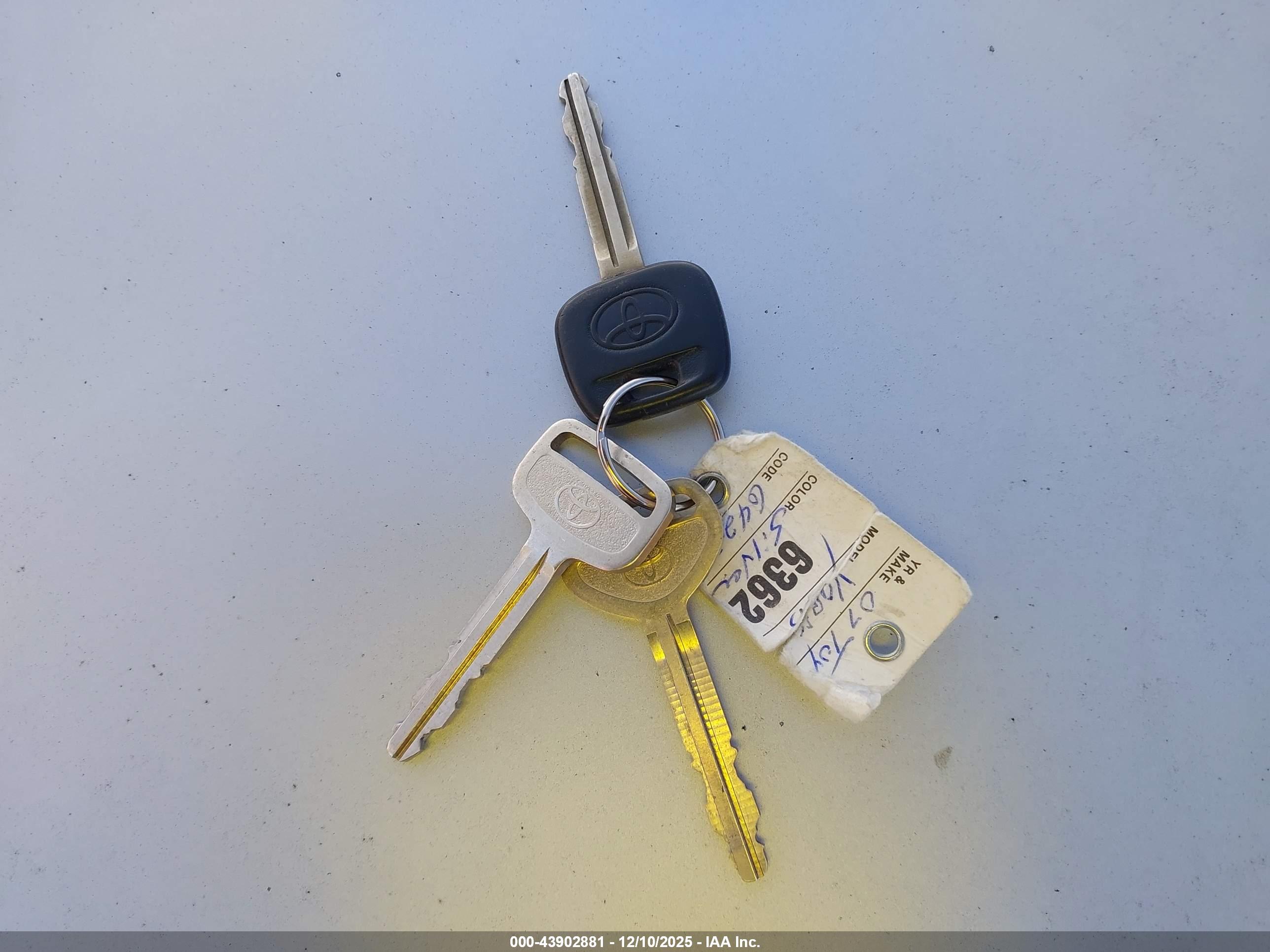 TOYOTA YARIS image 11