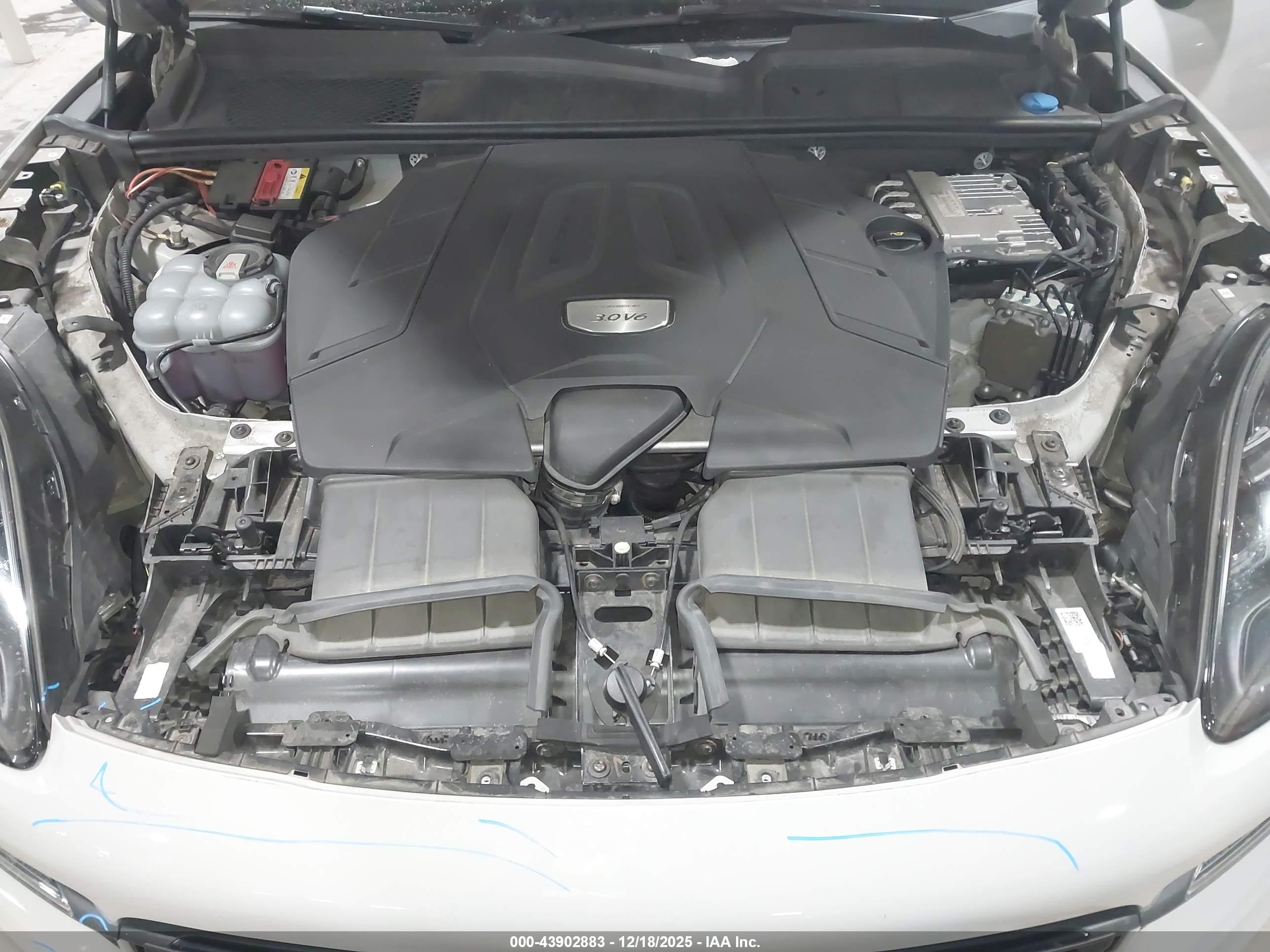 PORSCHE CAYENNE image 10
