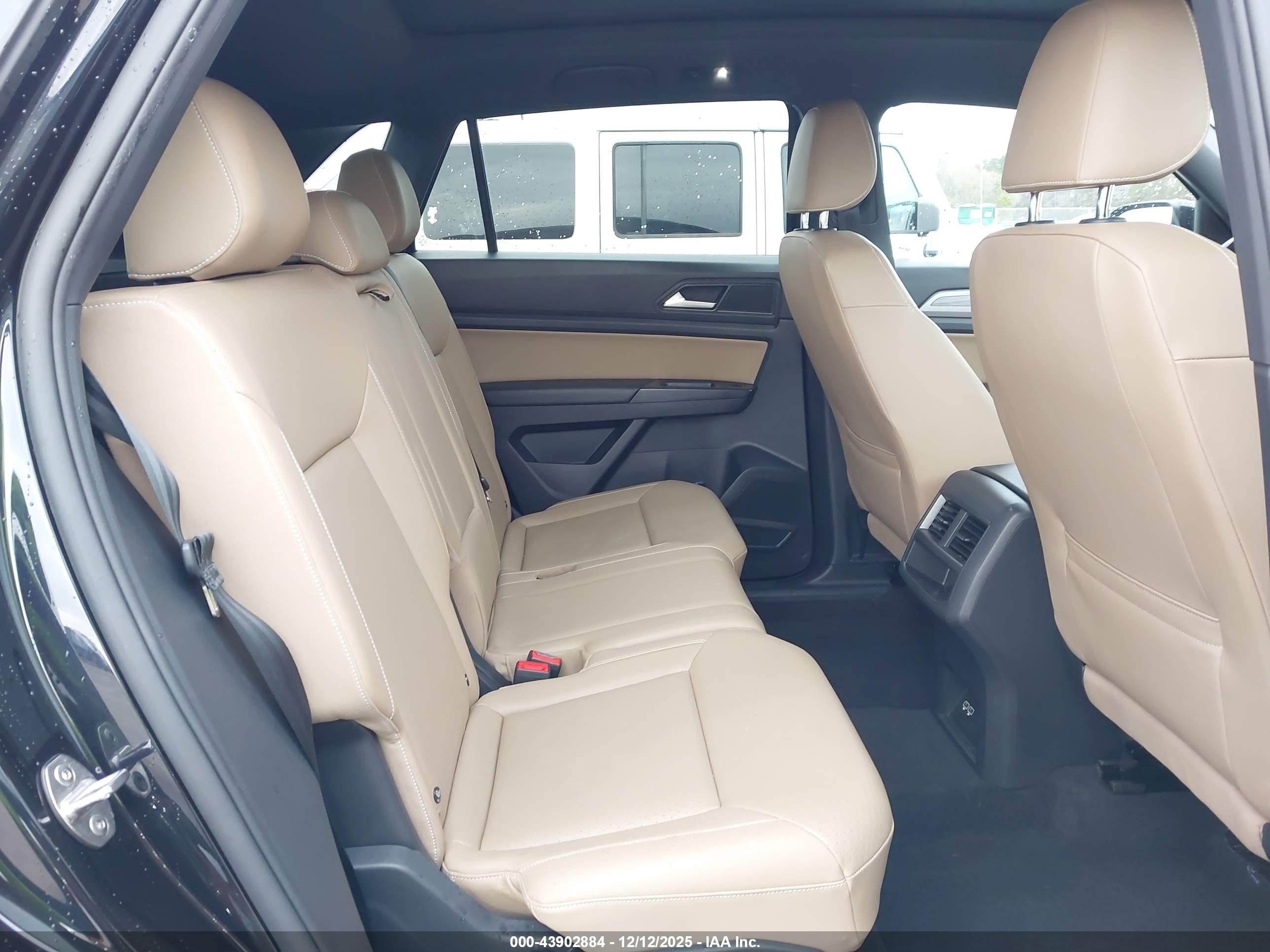 VOLKSWAGEN ATLAS image 8
