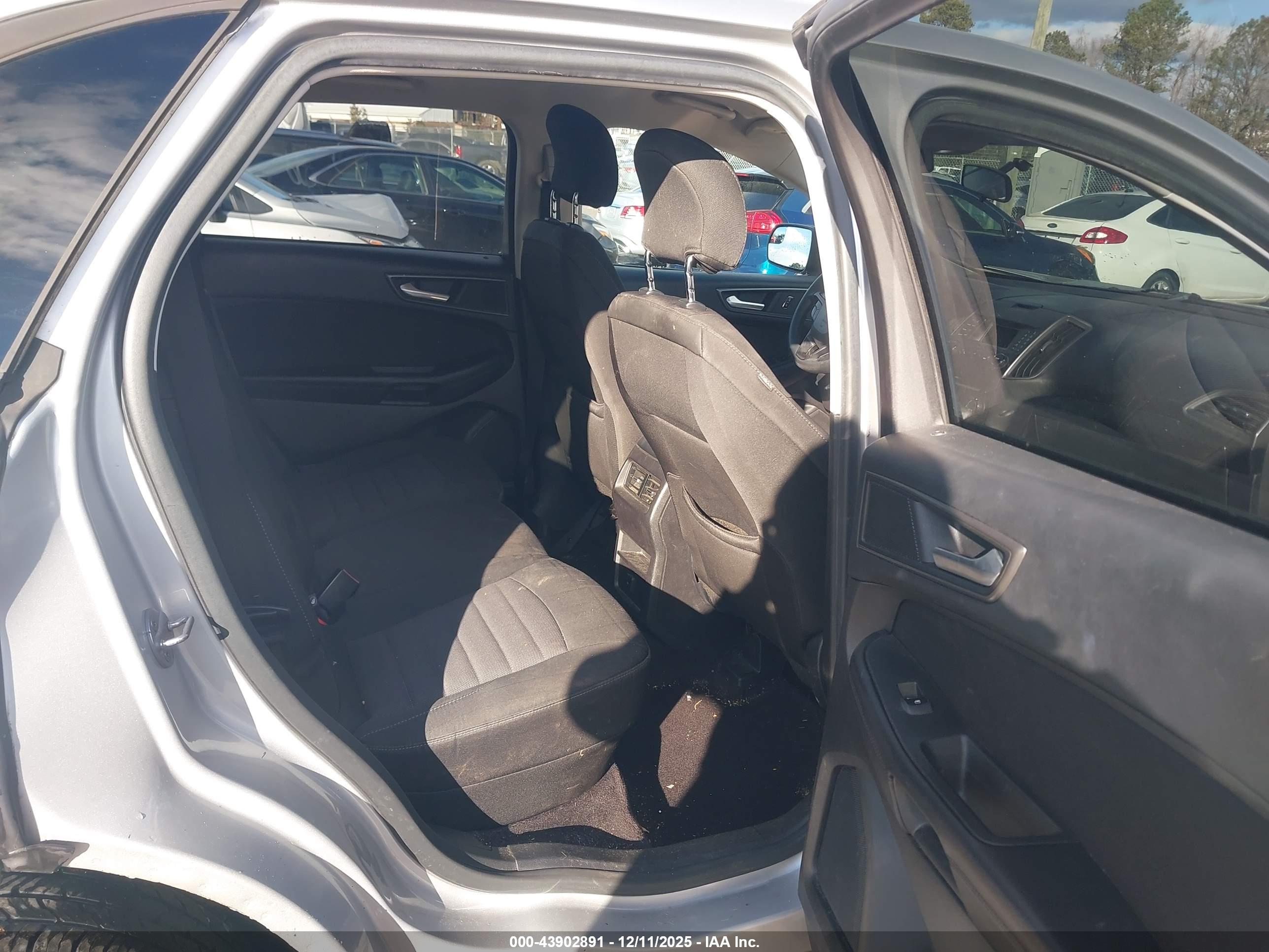 FORD EDGE image 8