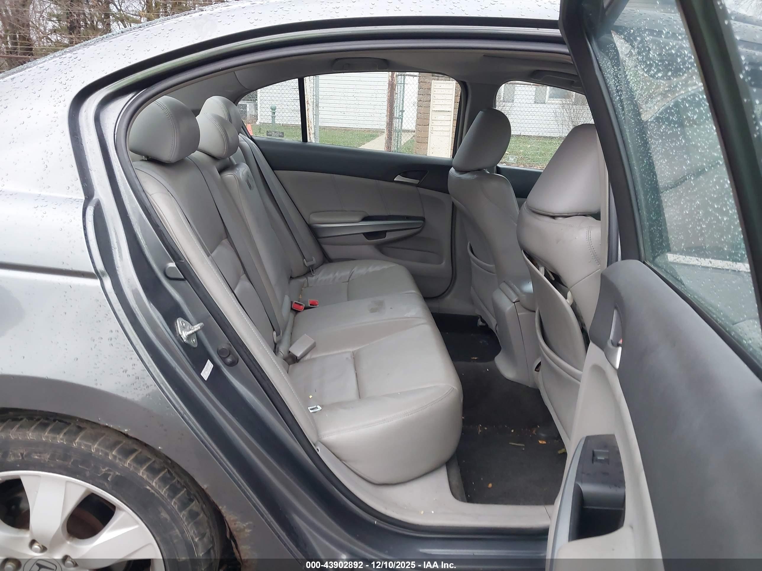 HONDA ACCORD image 8