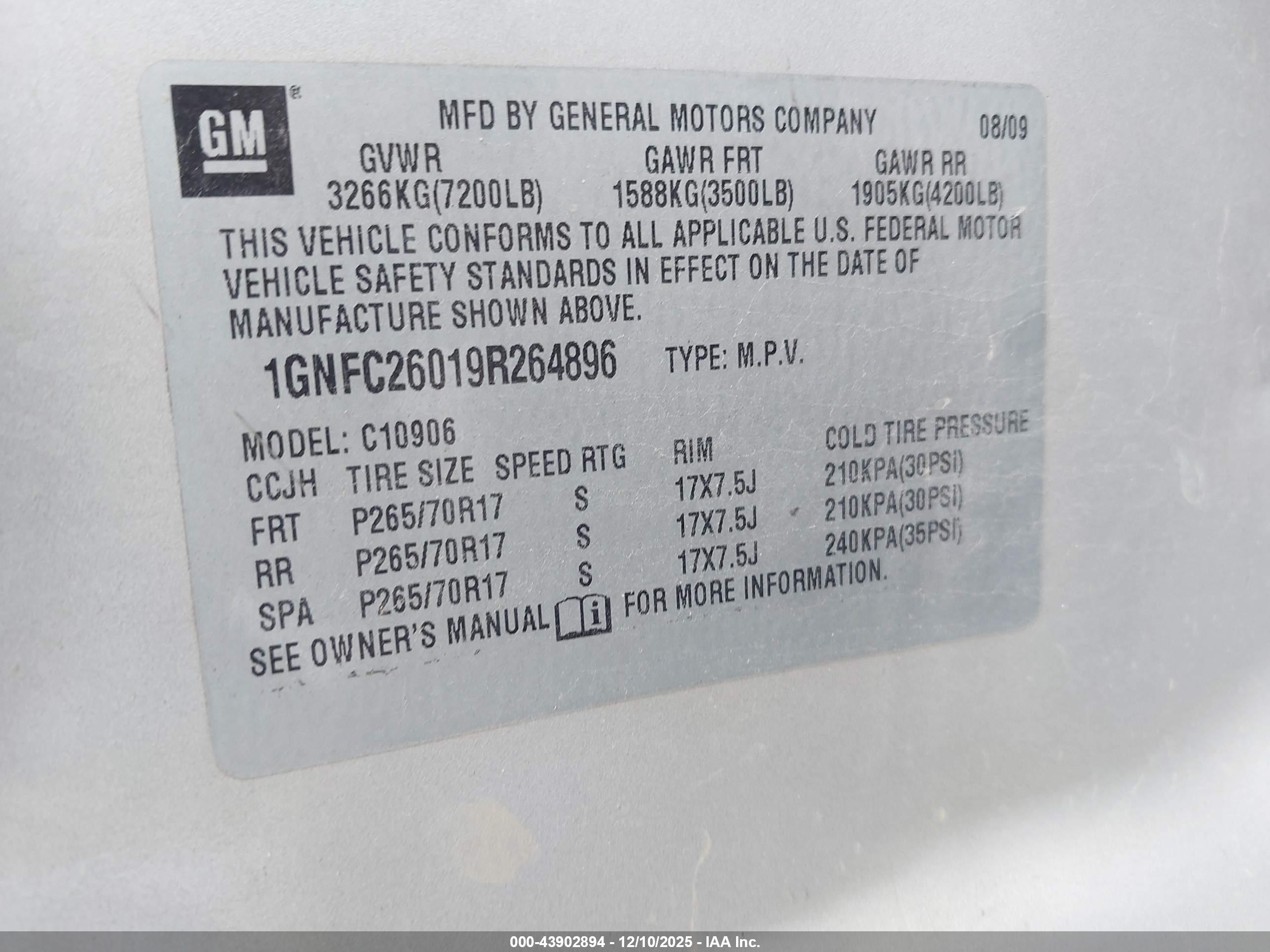 CHEVROLET SUBURBAN image 9