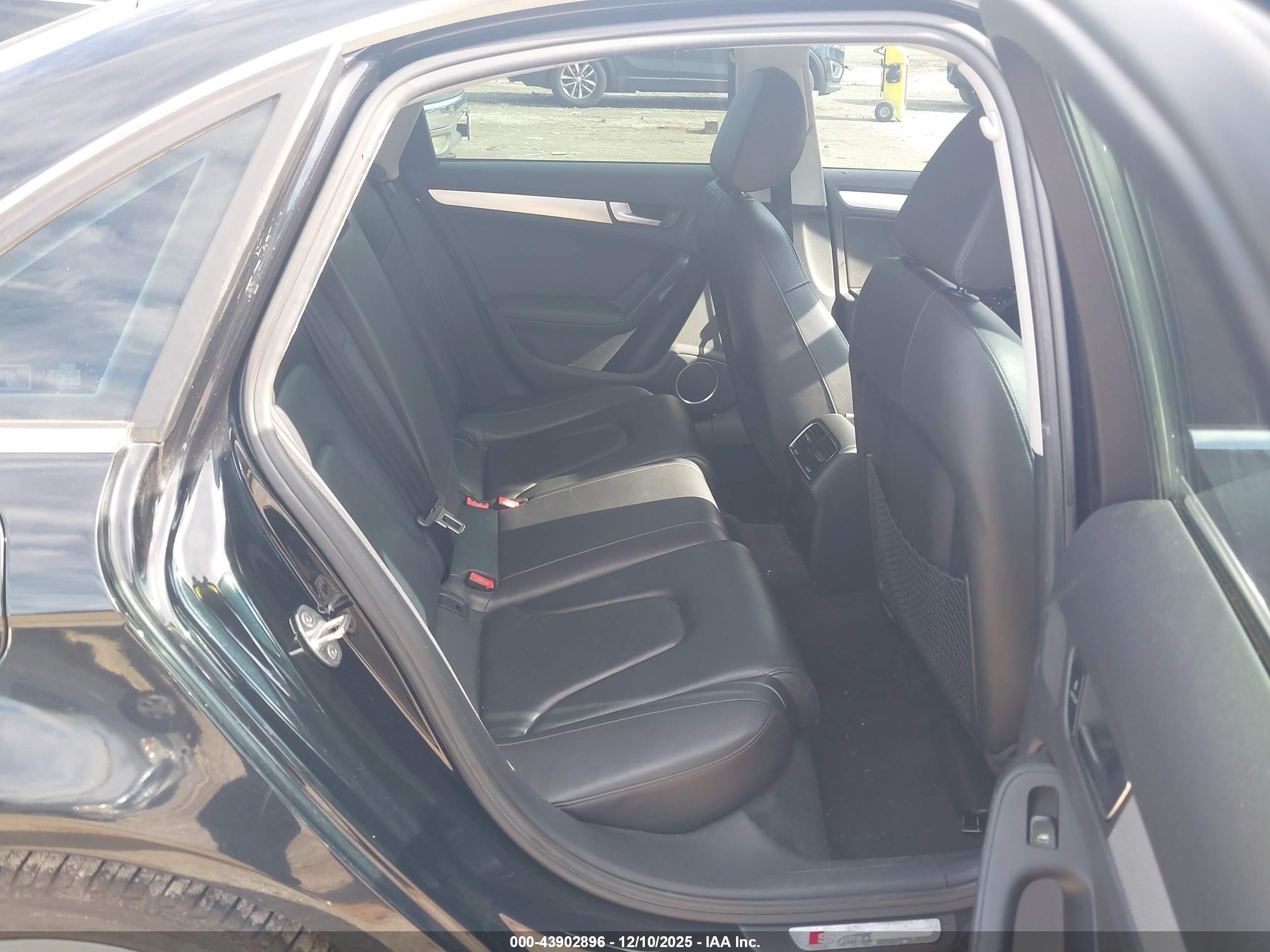 AUDI A4 image 8