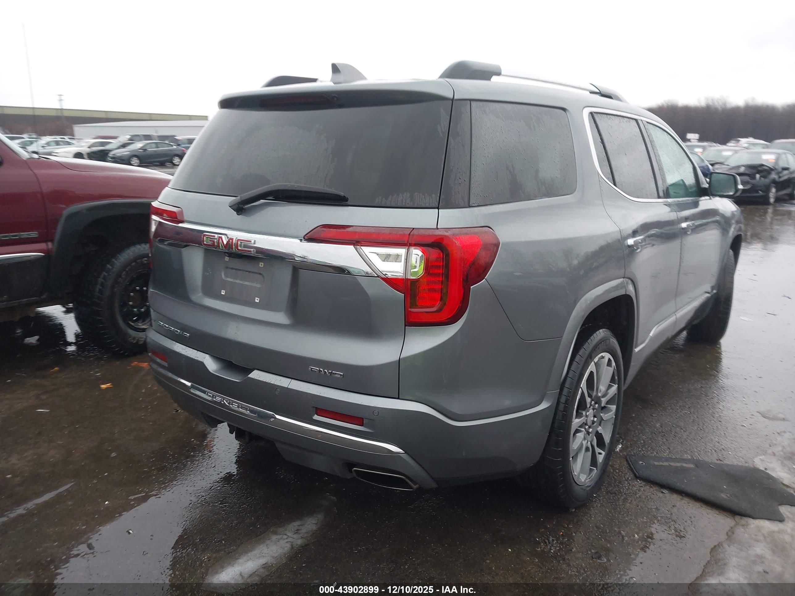 GMC ACADIA image 4