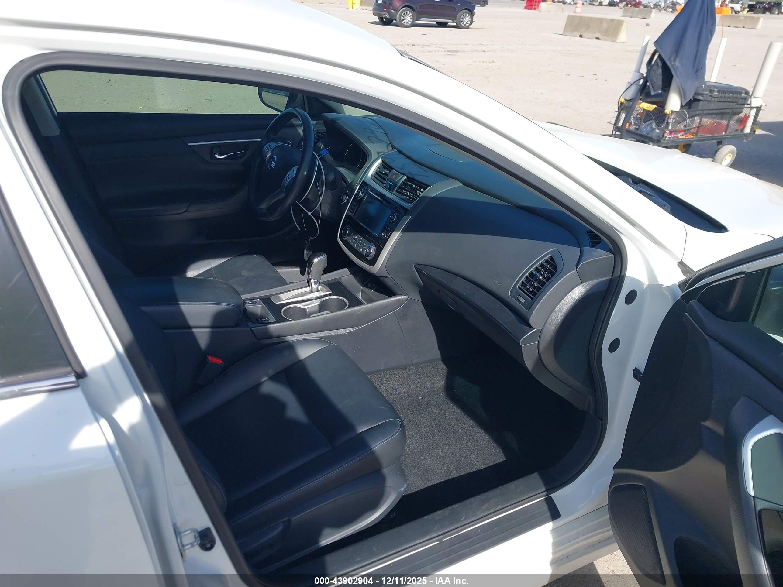 NISSAN ALTIMA image 5