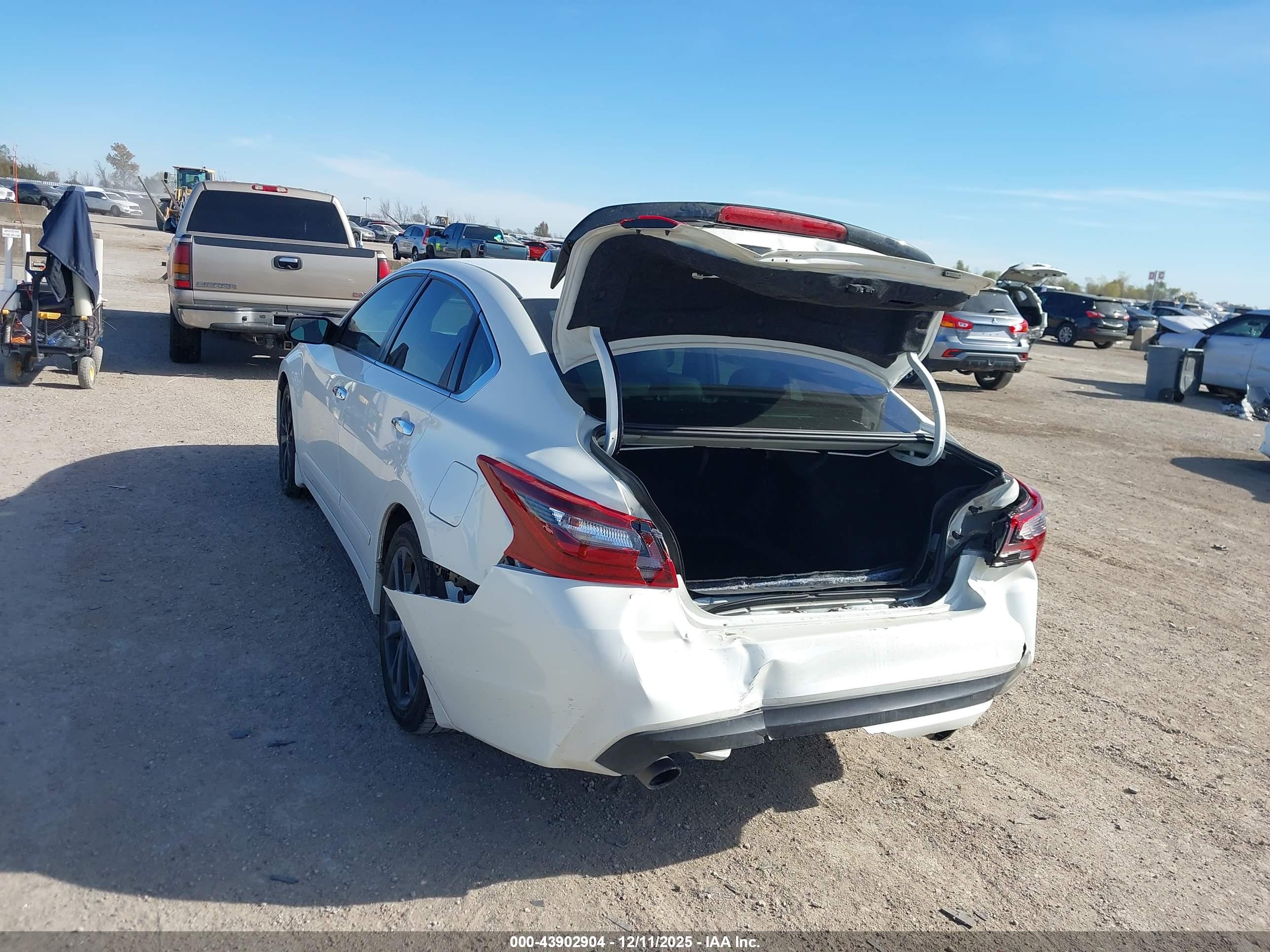 NISSAN ALTIMA image 6