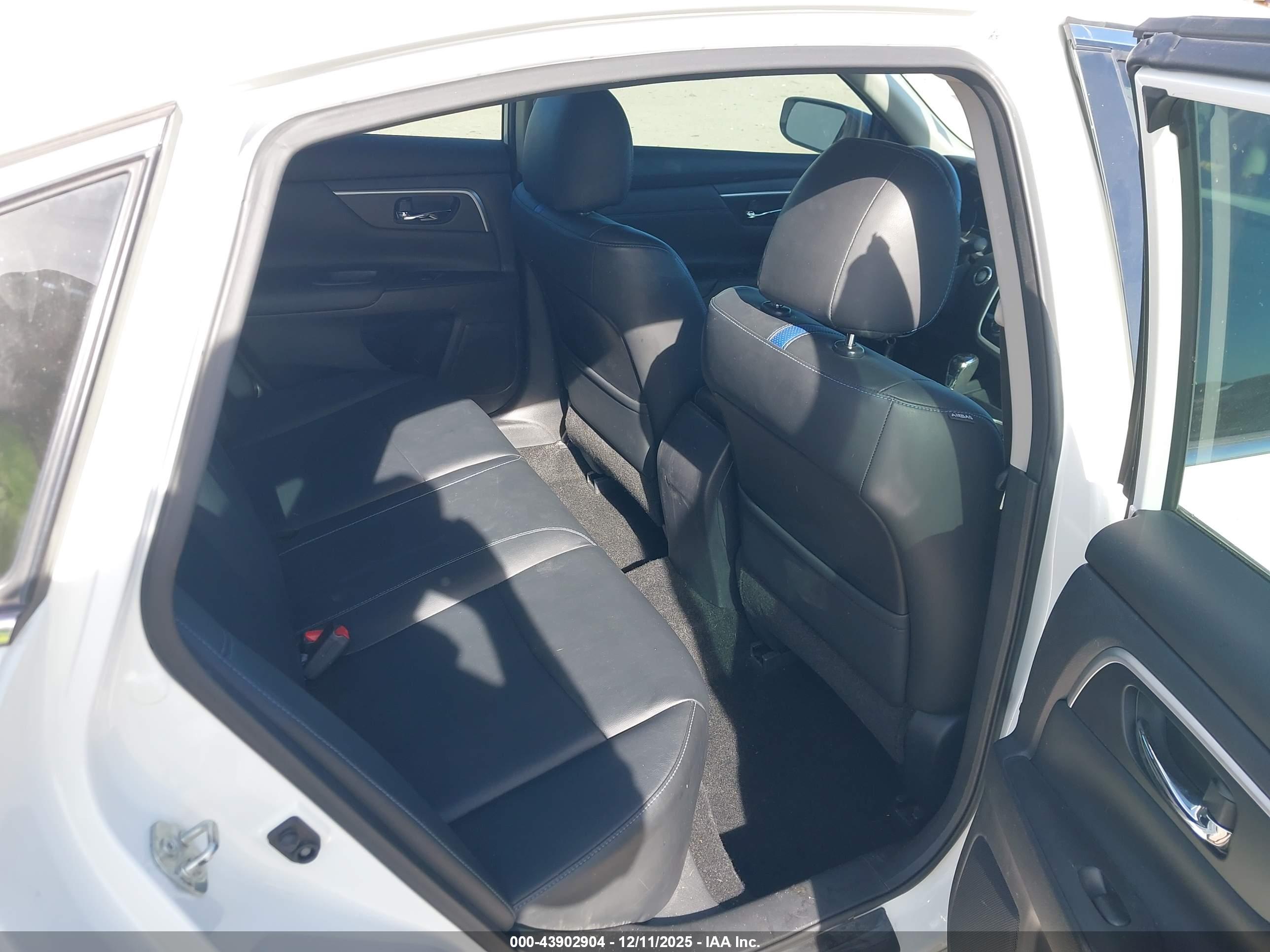 NISSAN ALTIMA image 8