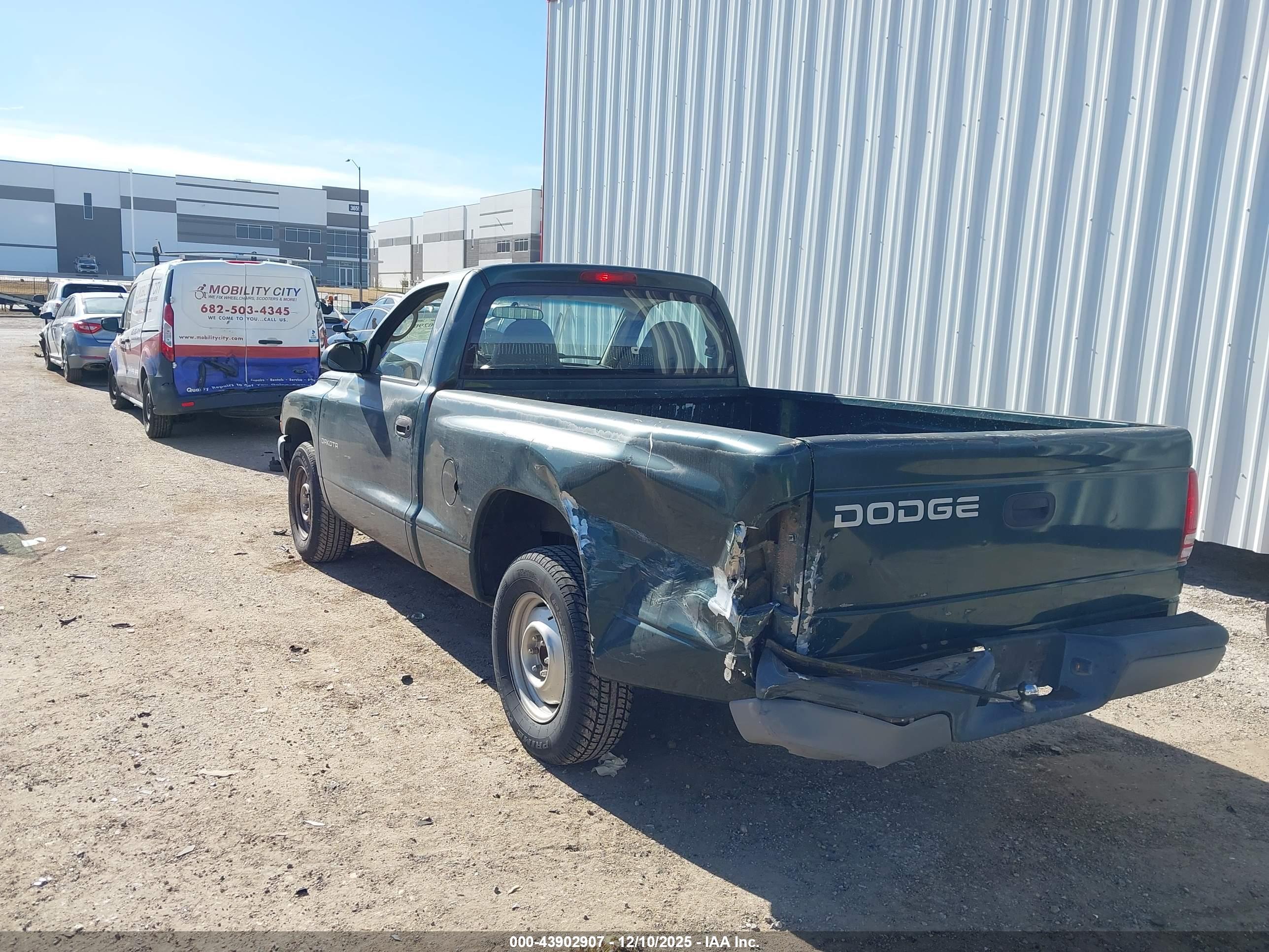 DODGE DAKOTA image 3