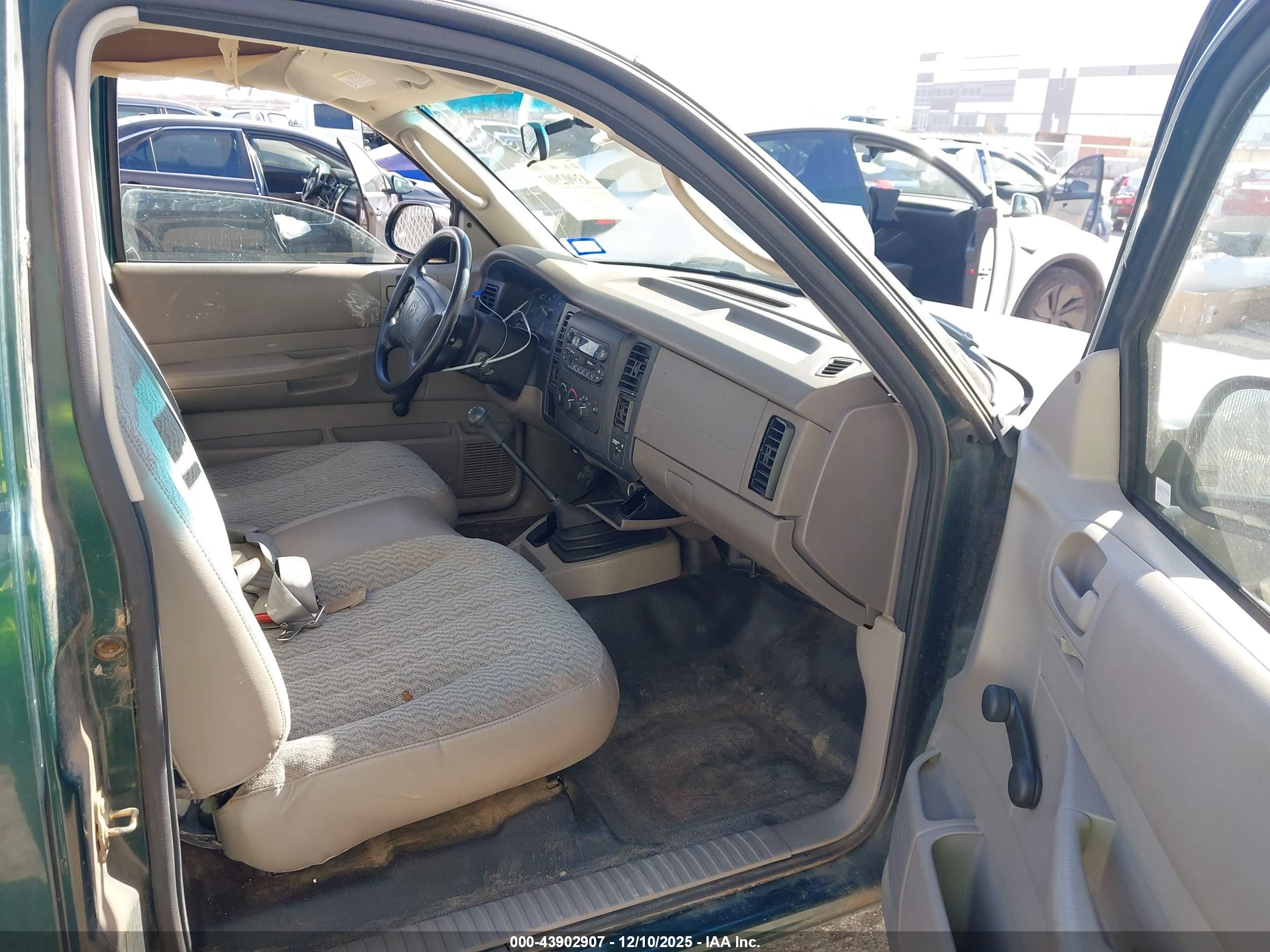 DODGE DAKOTA image 5