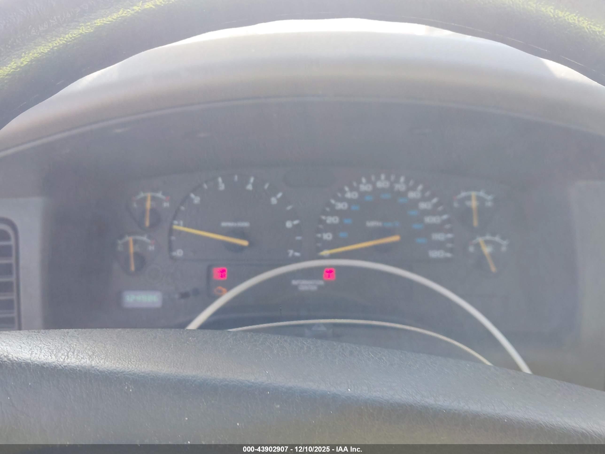DODGE DAKOTA image 7