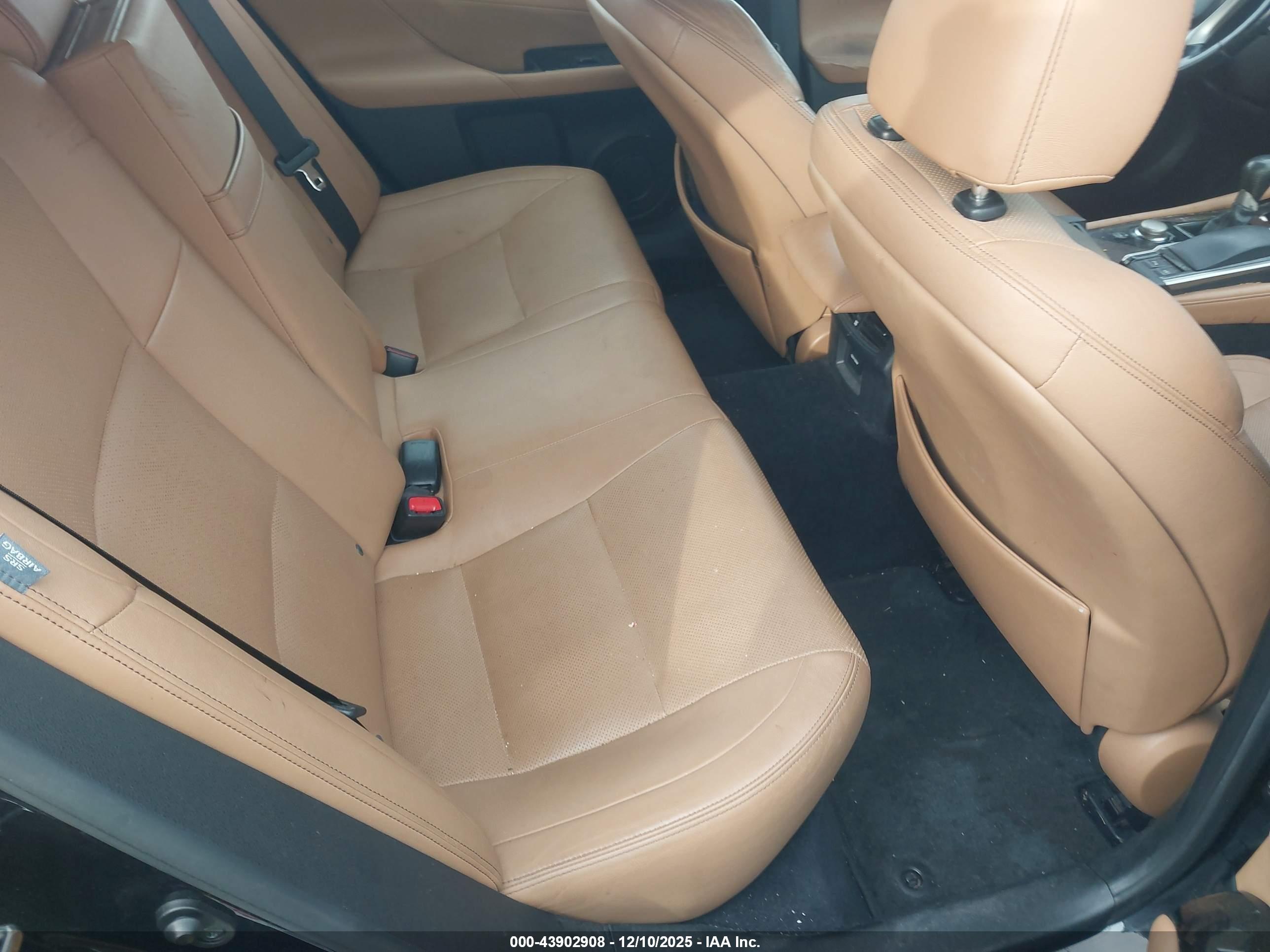 LEXUS GS image 8