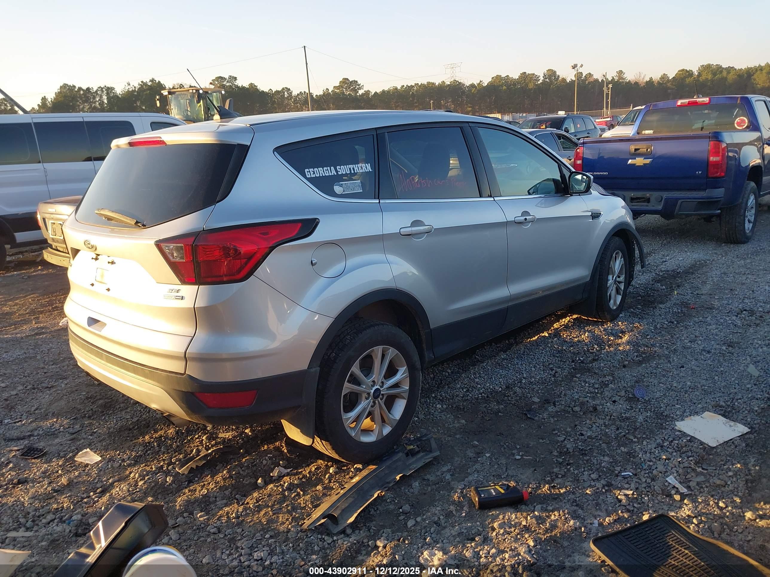 FORD ESCAPE image 4