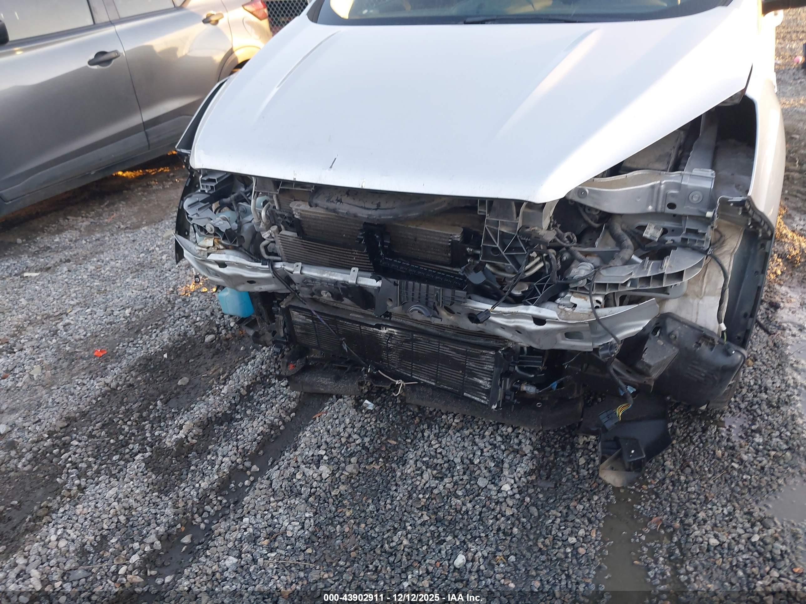 FORD ESCAPE image 6