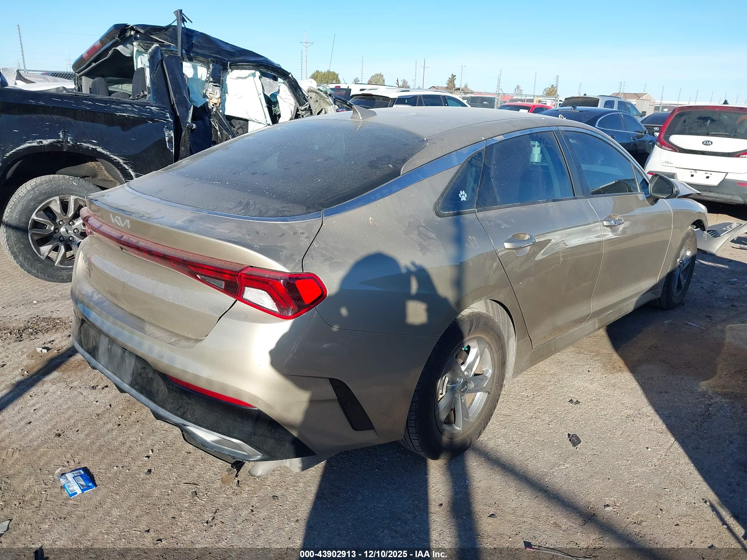 KIA K5 image 4