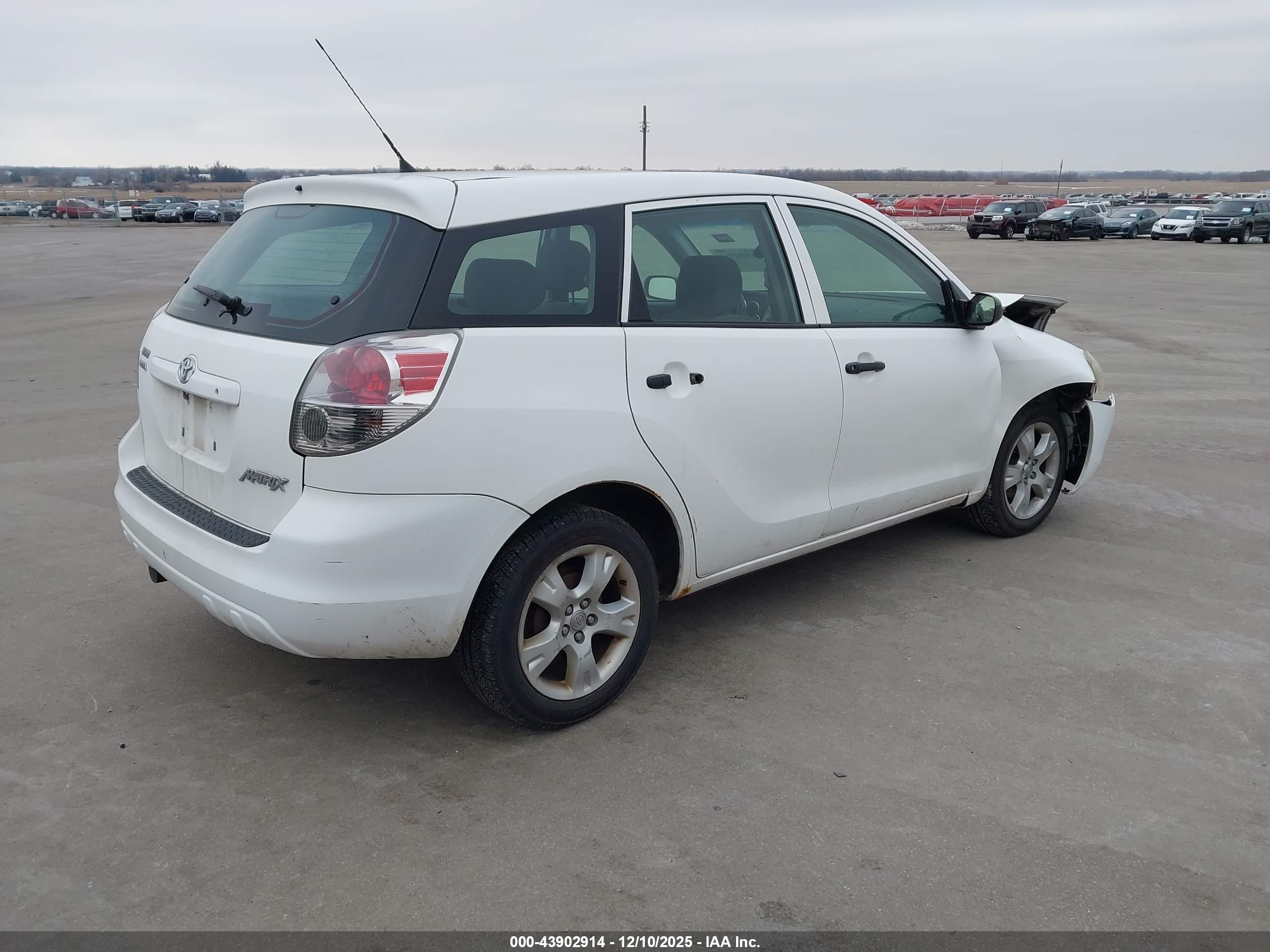 TOYOTA MATRIX image 4