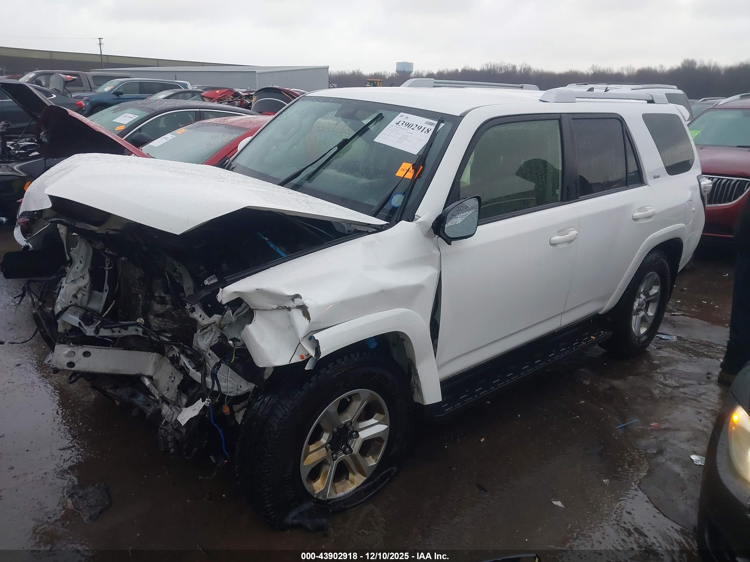 TOYOTA 4RUNNER image 2