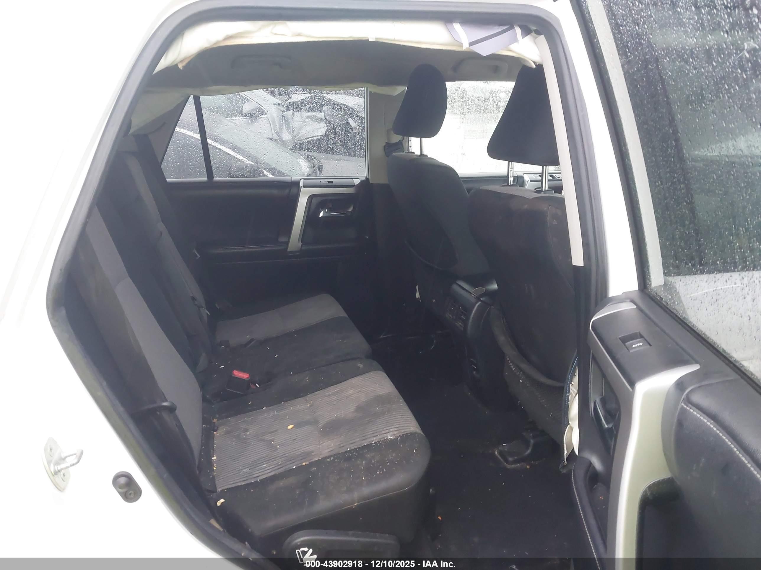TOYOTA 4RUNNER image 8
