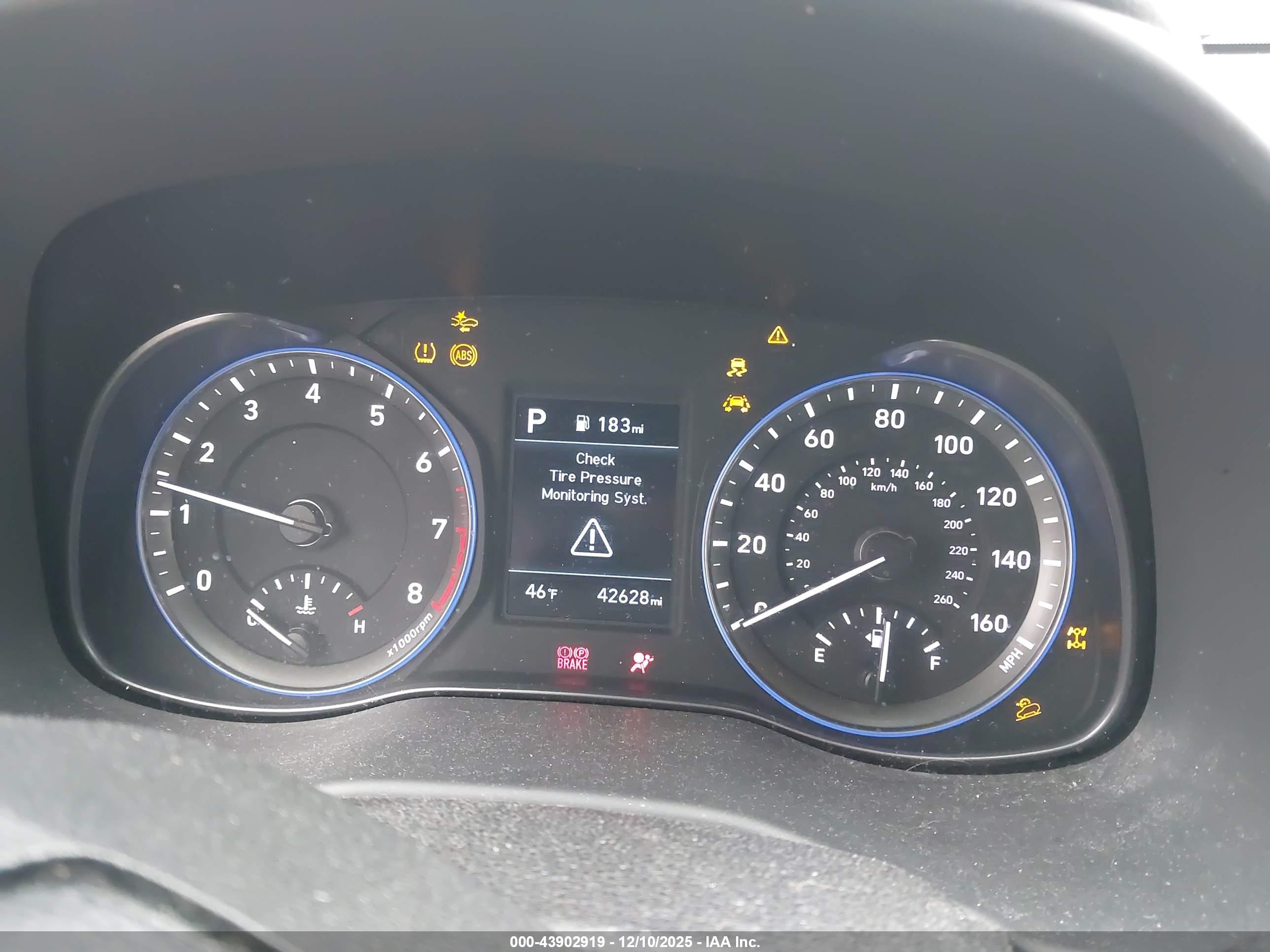 HYUNDAI KONA image 7