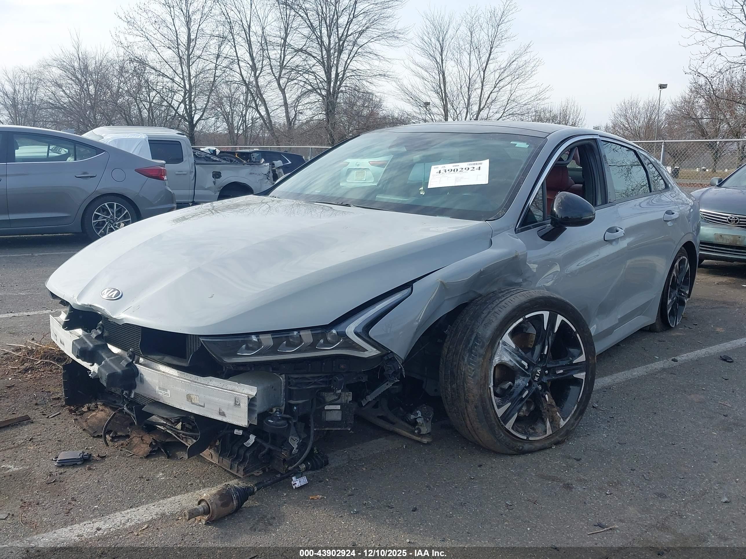 KIA K5 image 2
