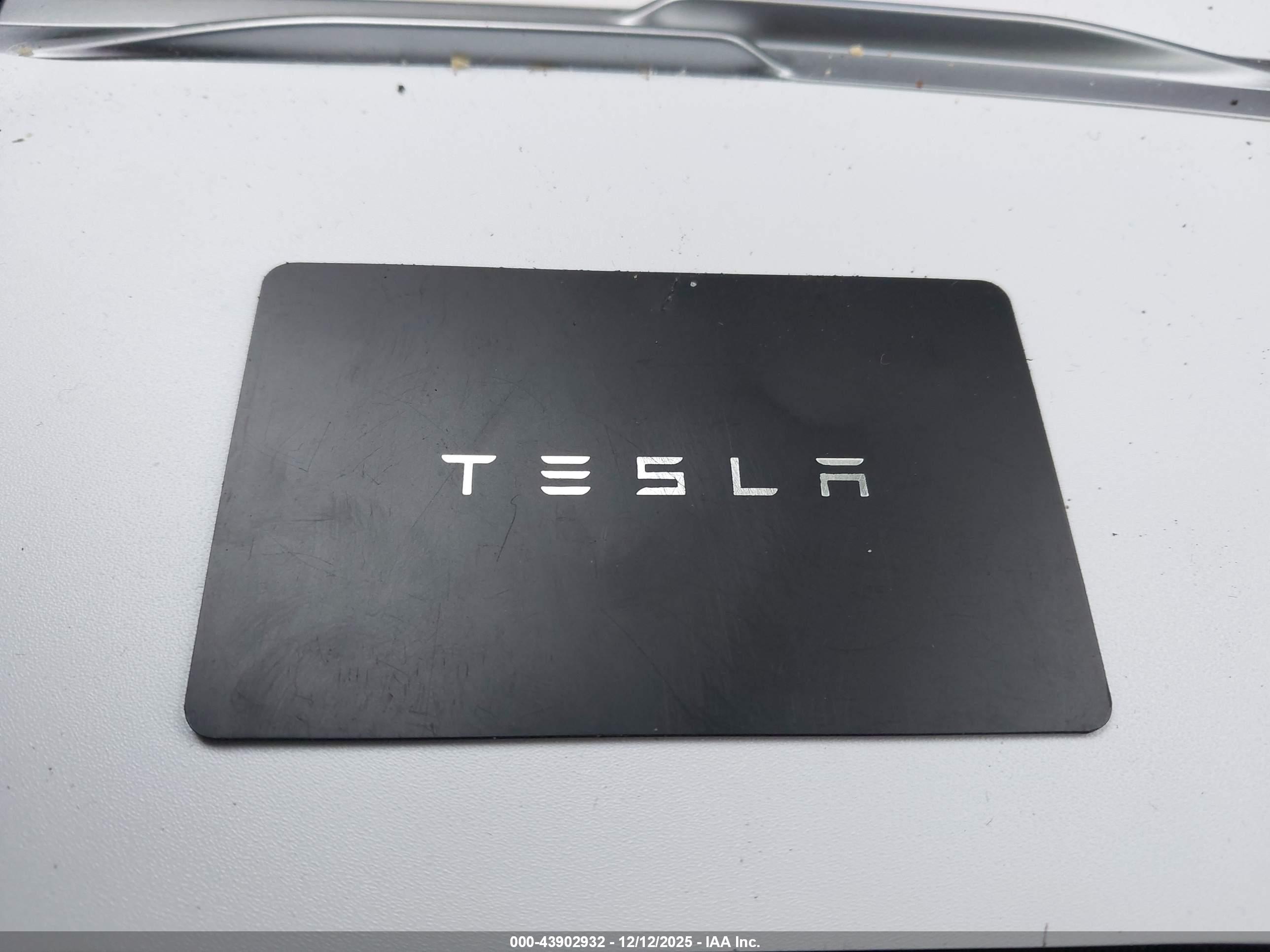 TESLA MODEL image 11