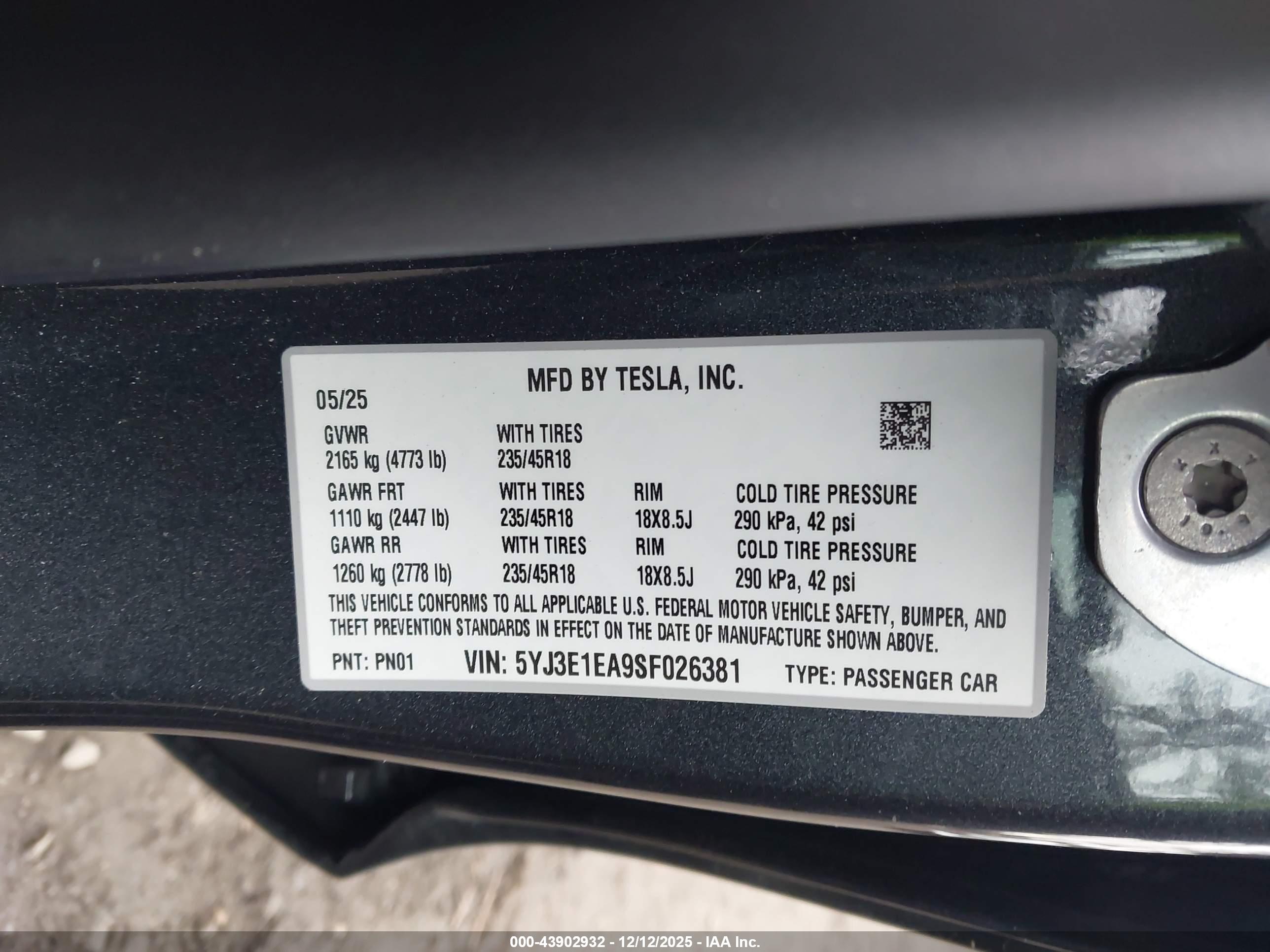 TESLA MODEL image 9