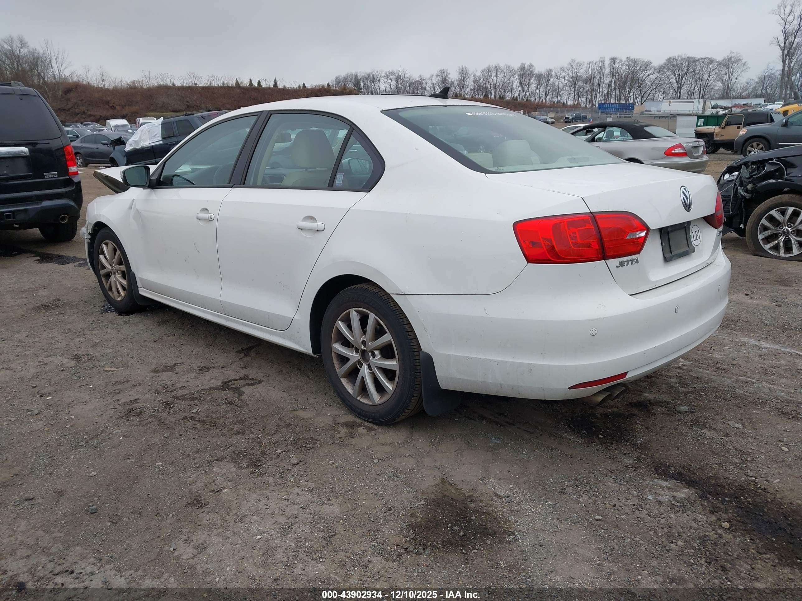 VOLKSWAGEN JETTA image 3