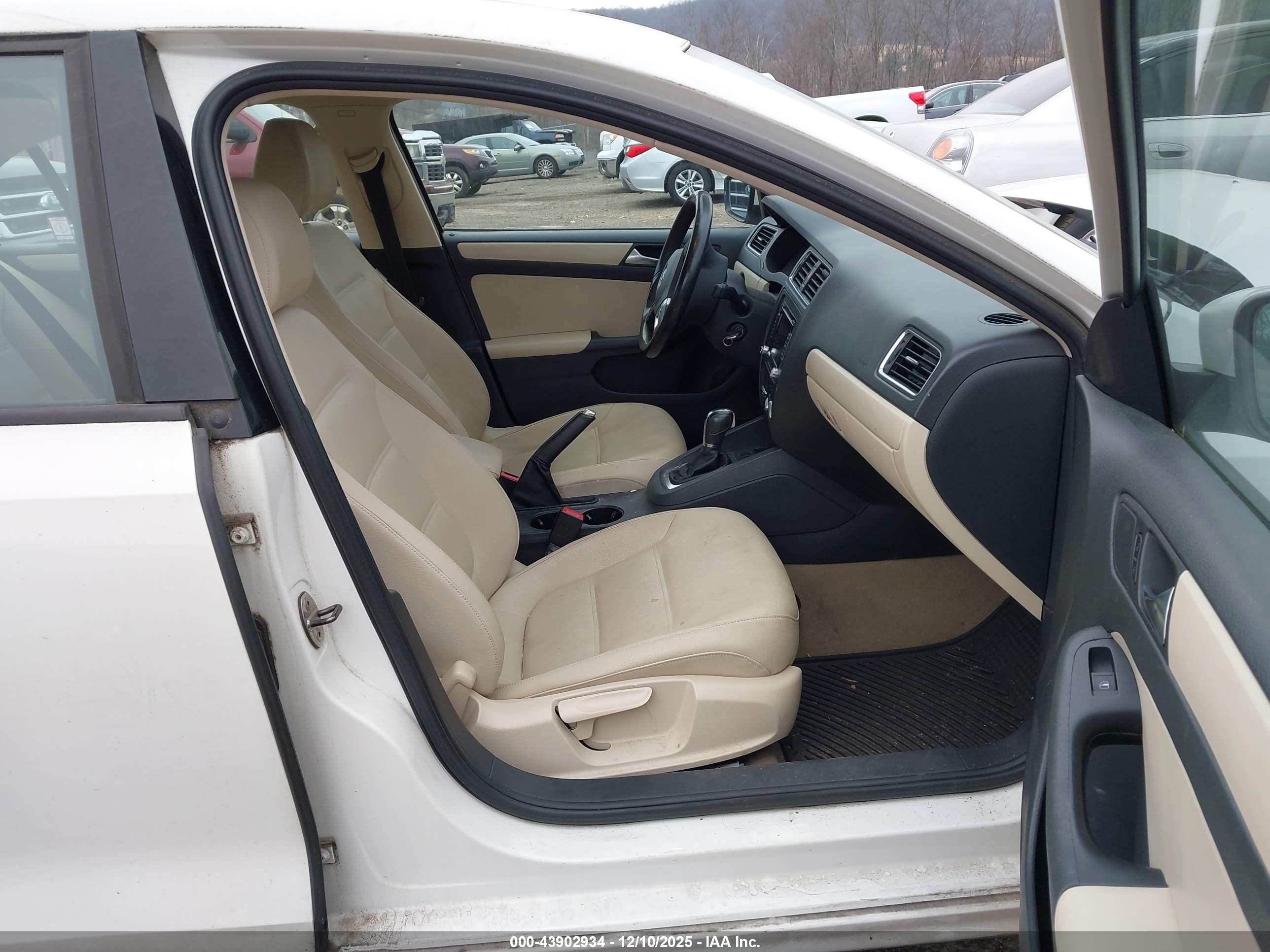 VOLKSWAGEN JETTA image 5