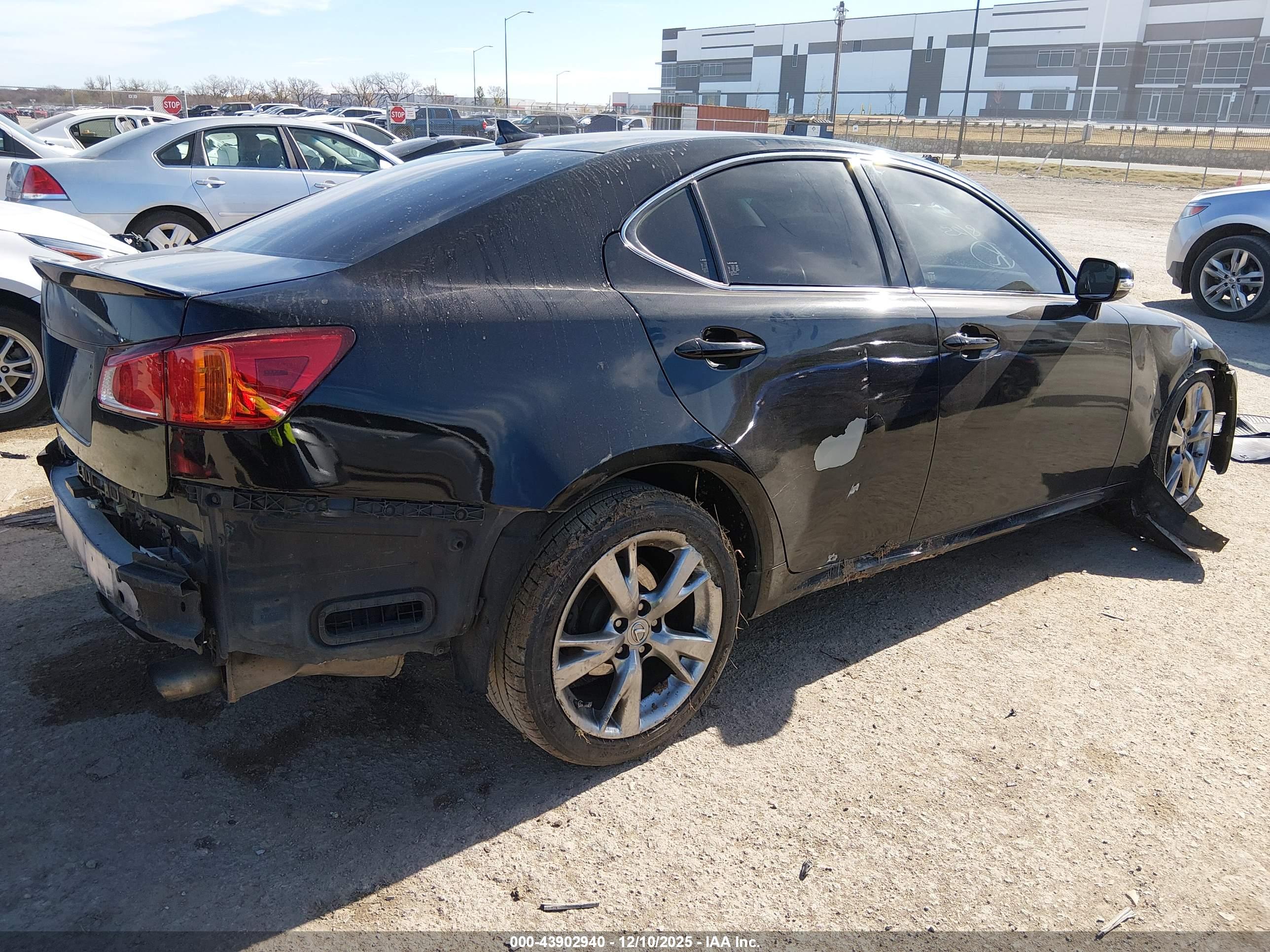 LEXUS IS image 4