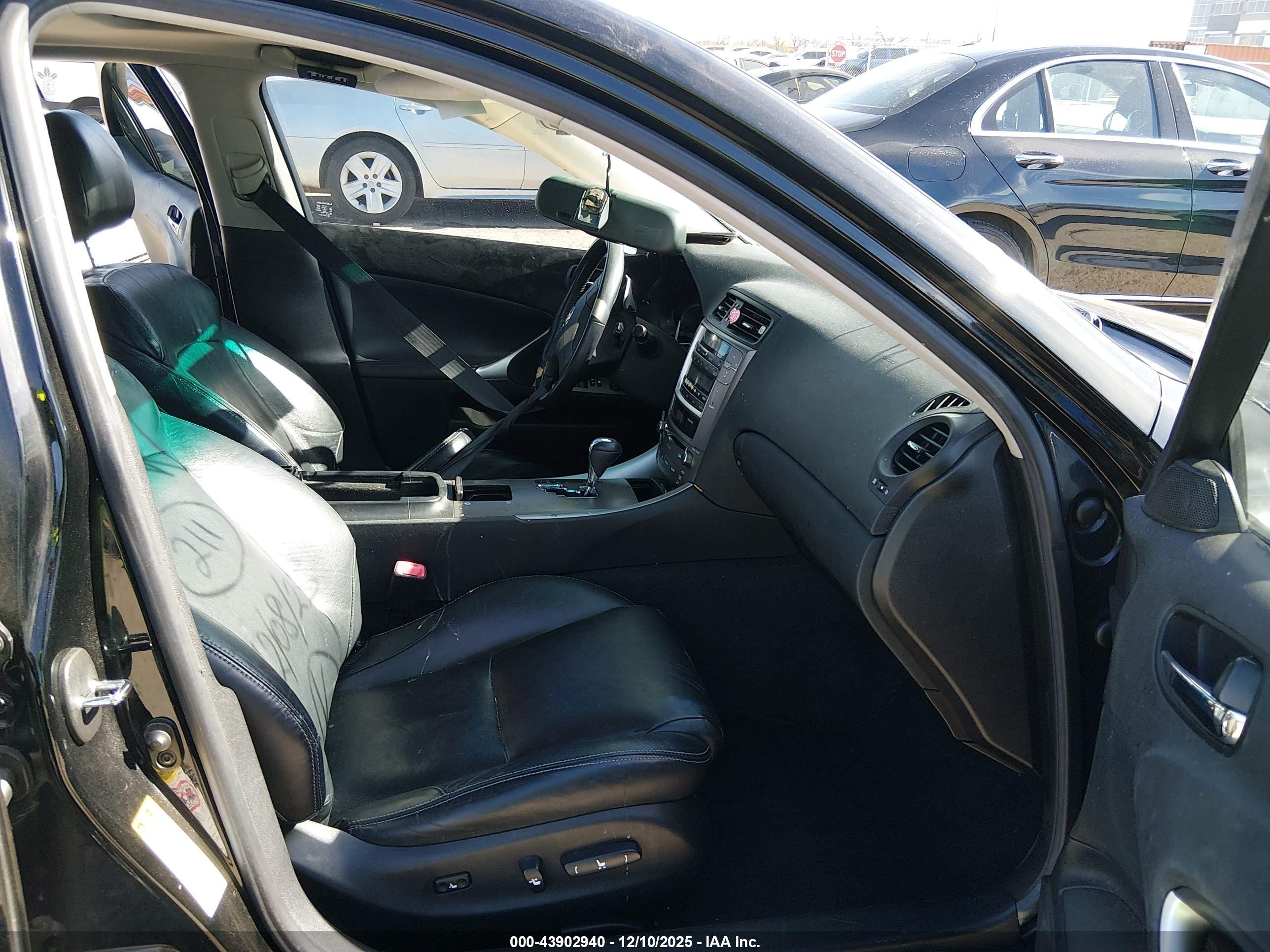 LEXUS IS image 5