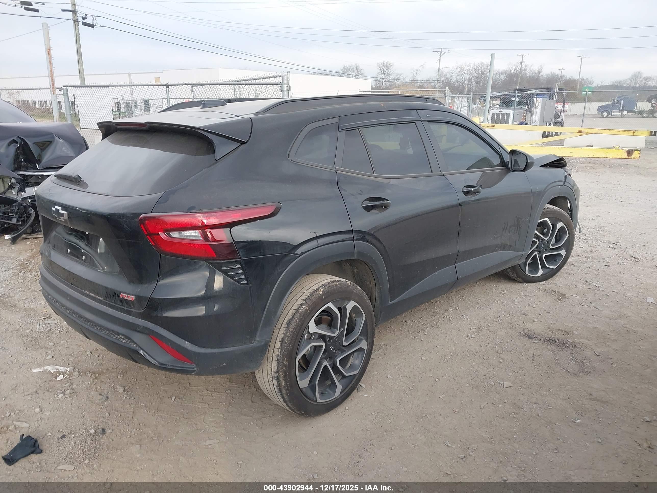 CHEVROLET TRAX image 4