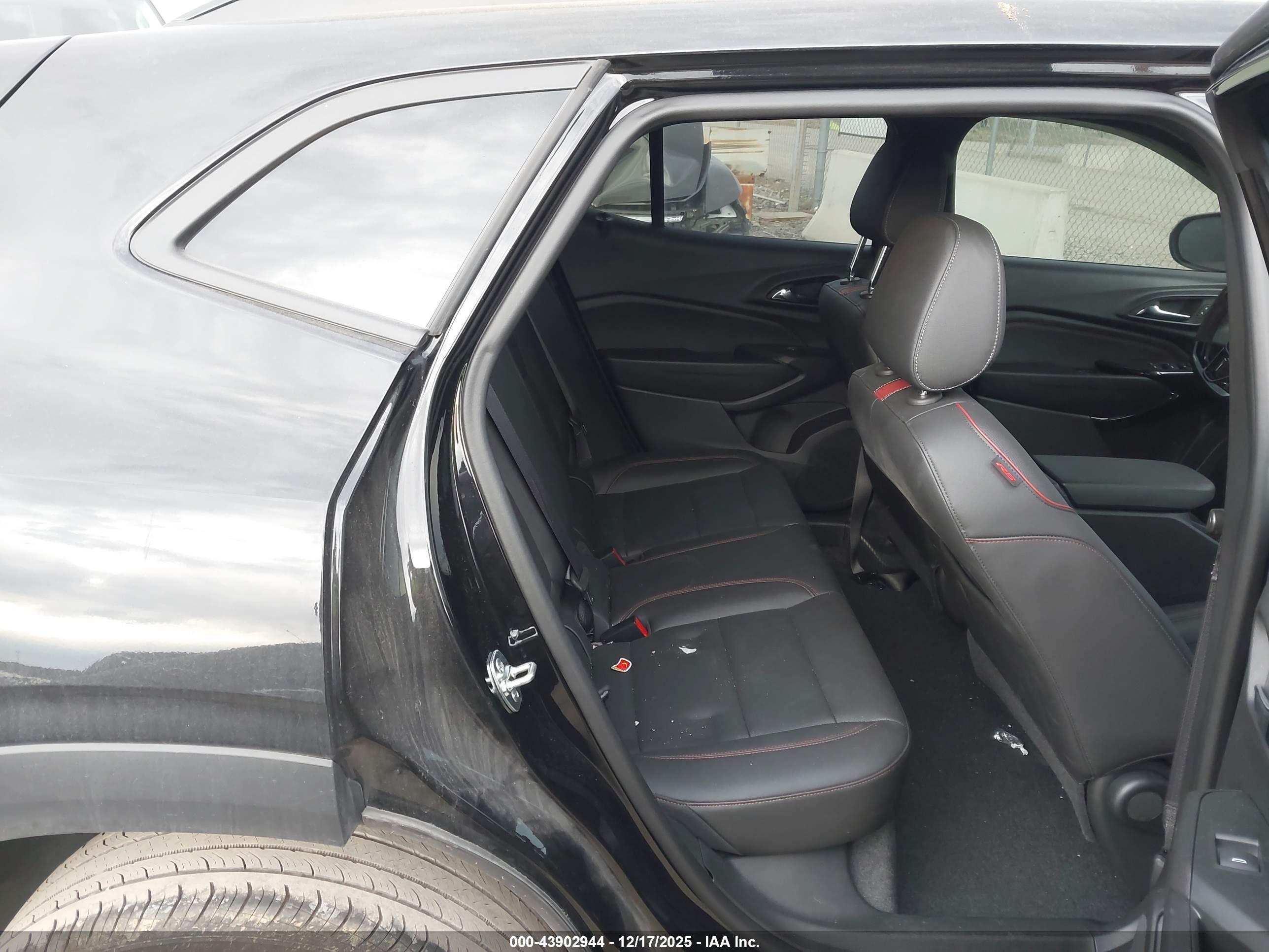 CHEVROLET TRAX image 8