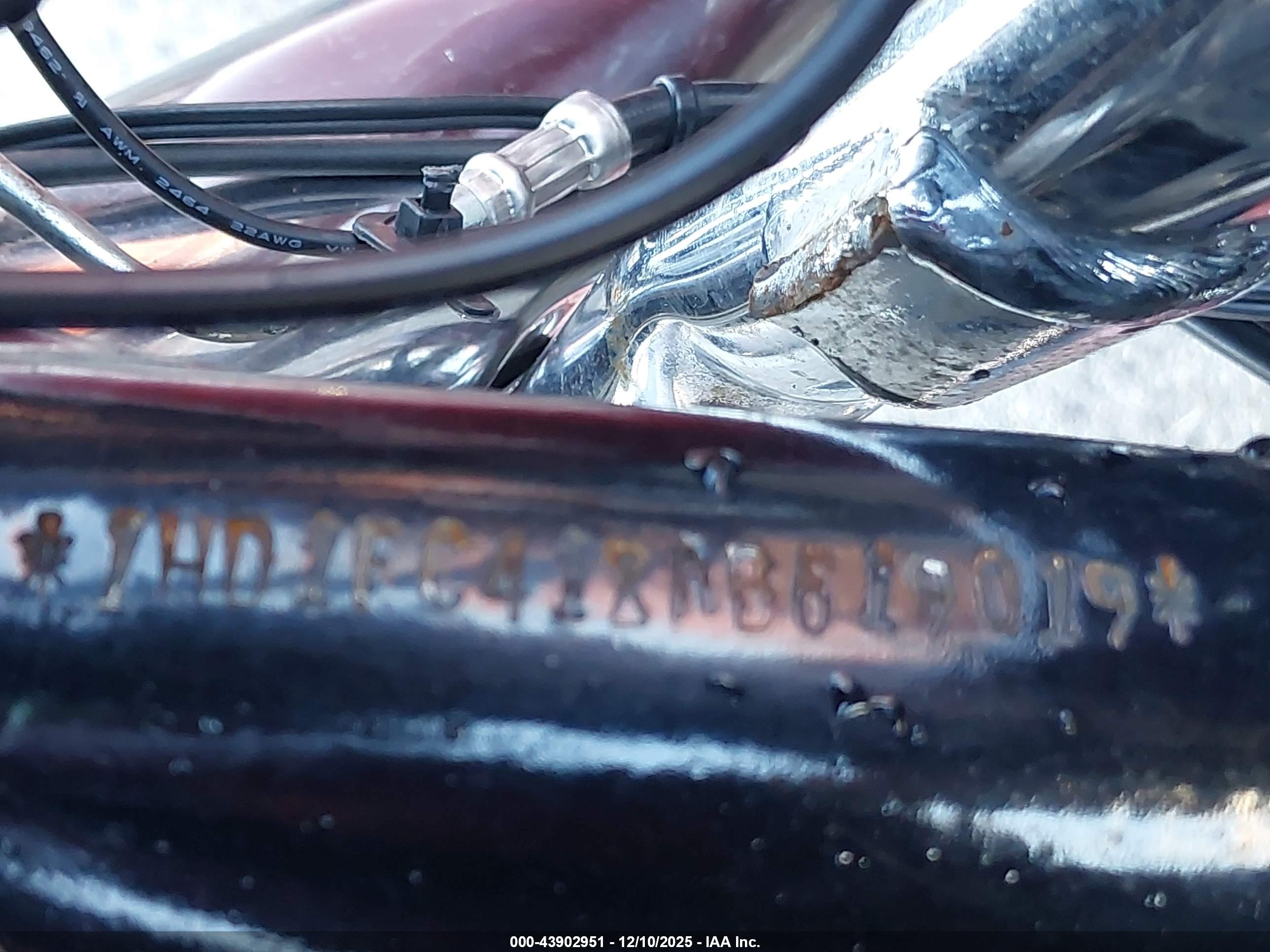 HARLEY-DAVIDSON FLHTCU image 10