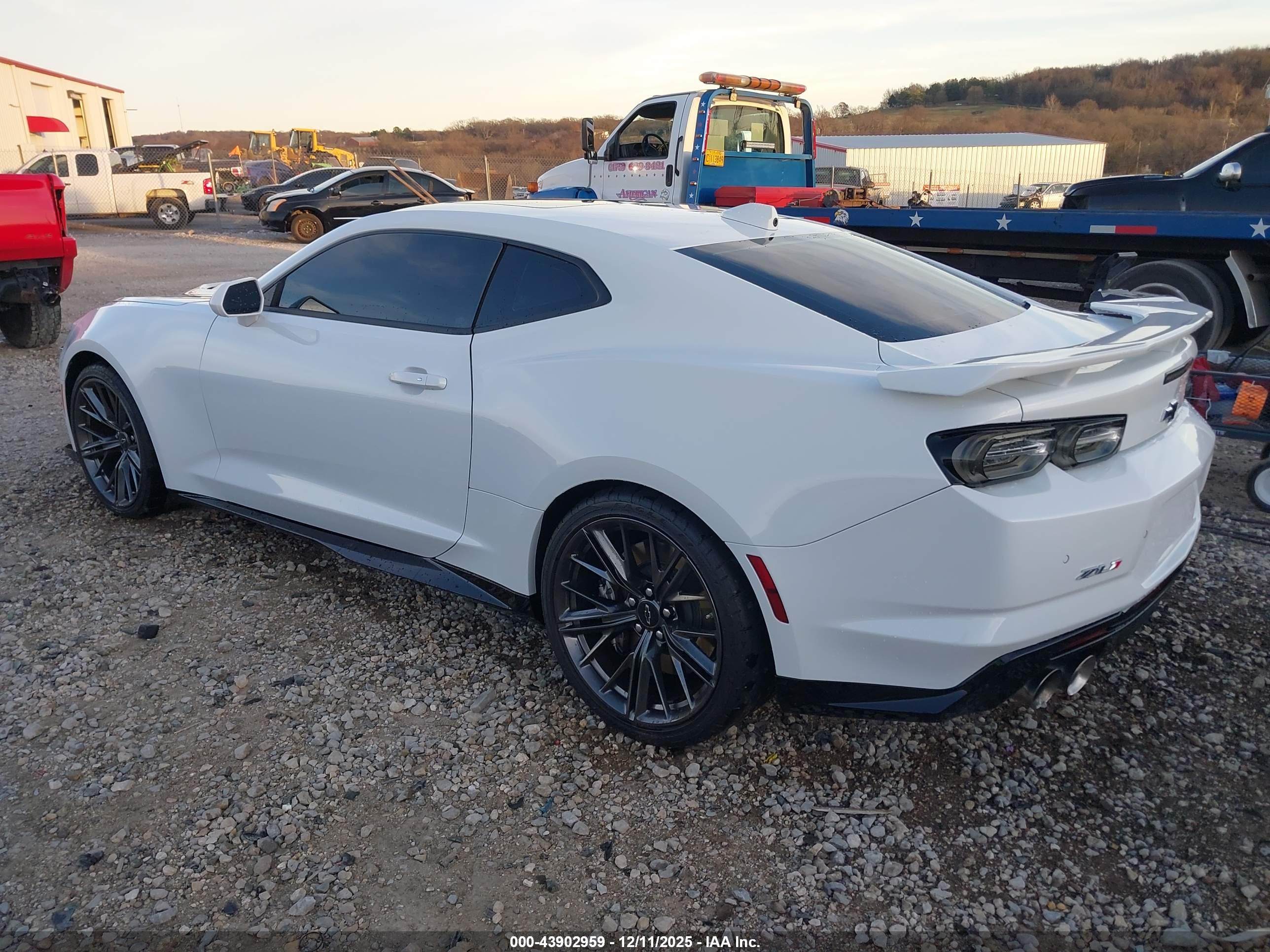 CHEVROLET CAMARO image 3