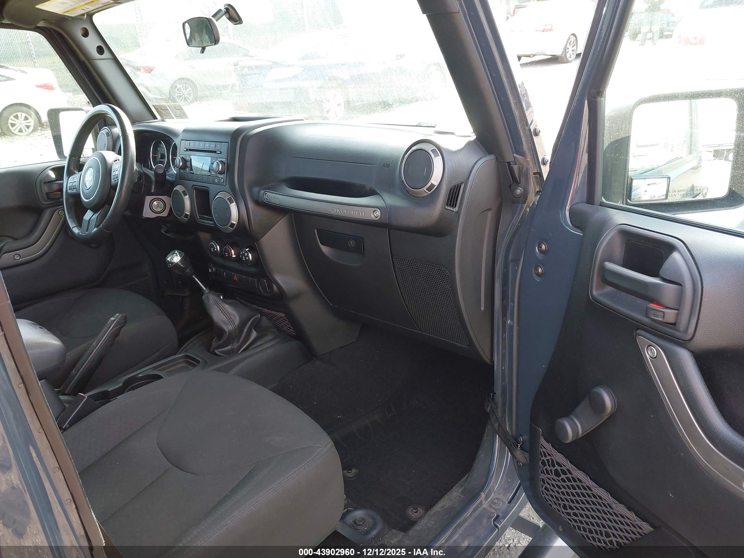 JEEP WRANGLER image 5