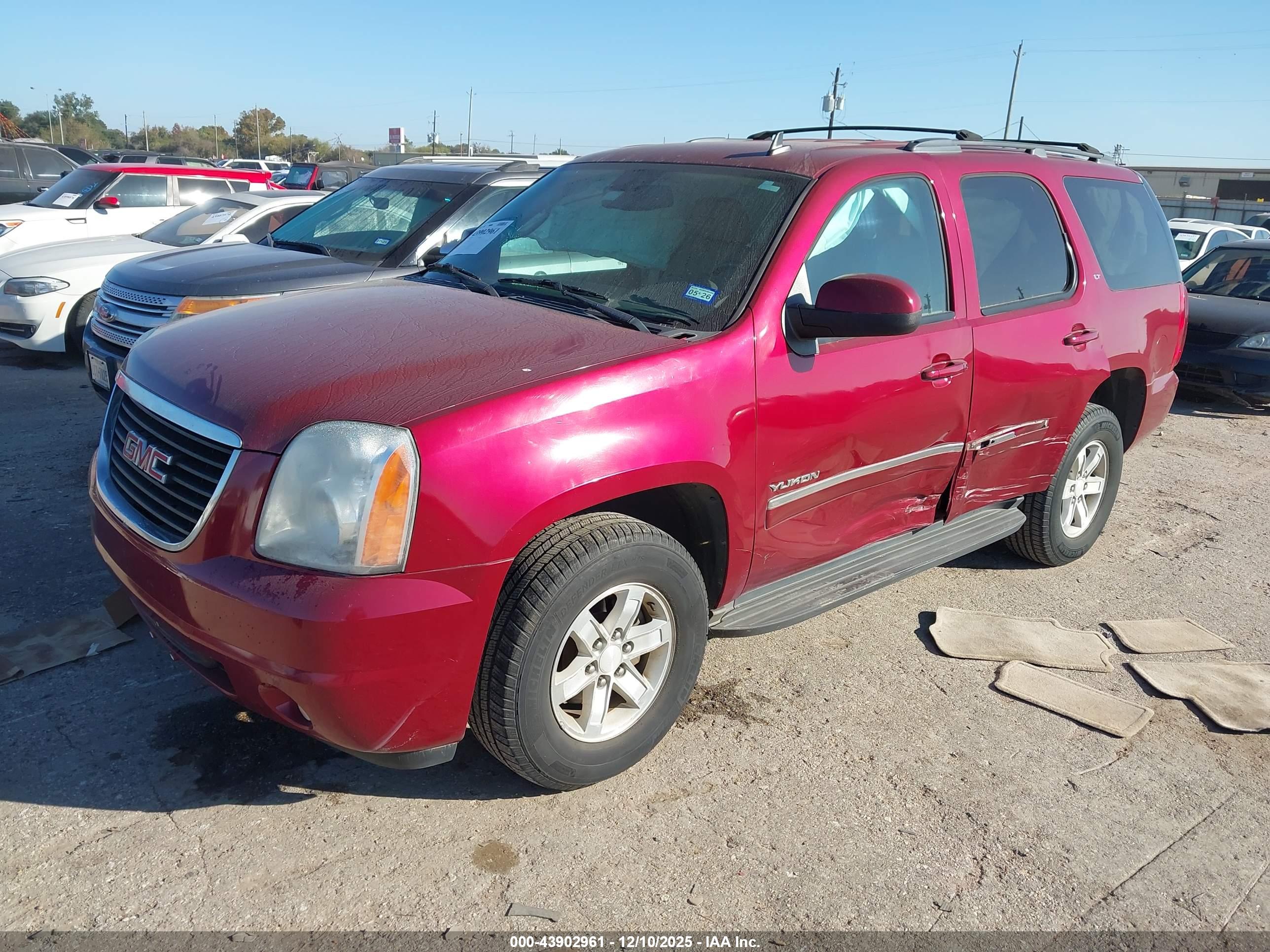 GMC YUKON image 2