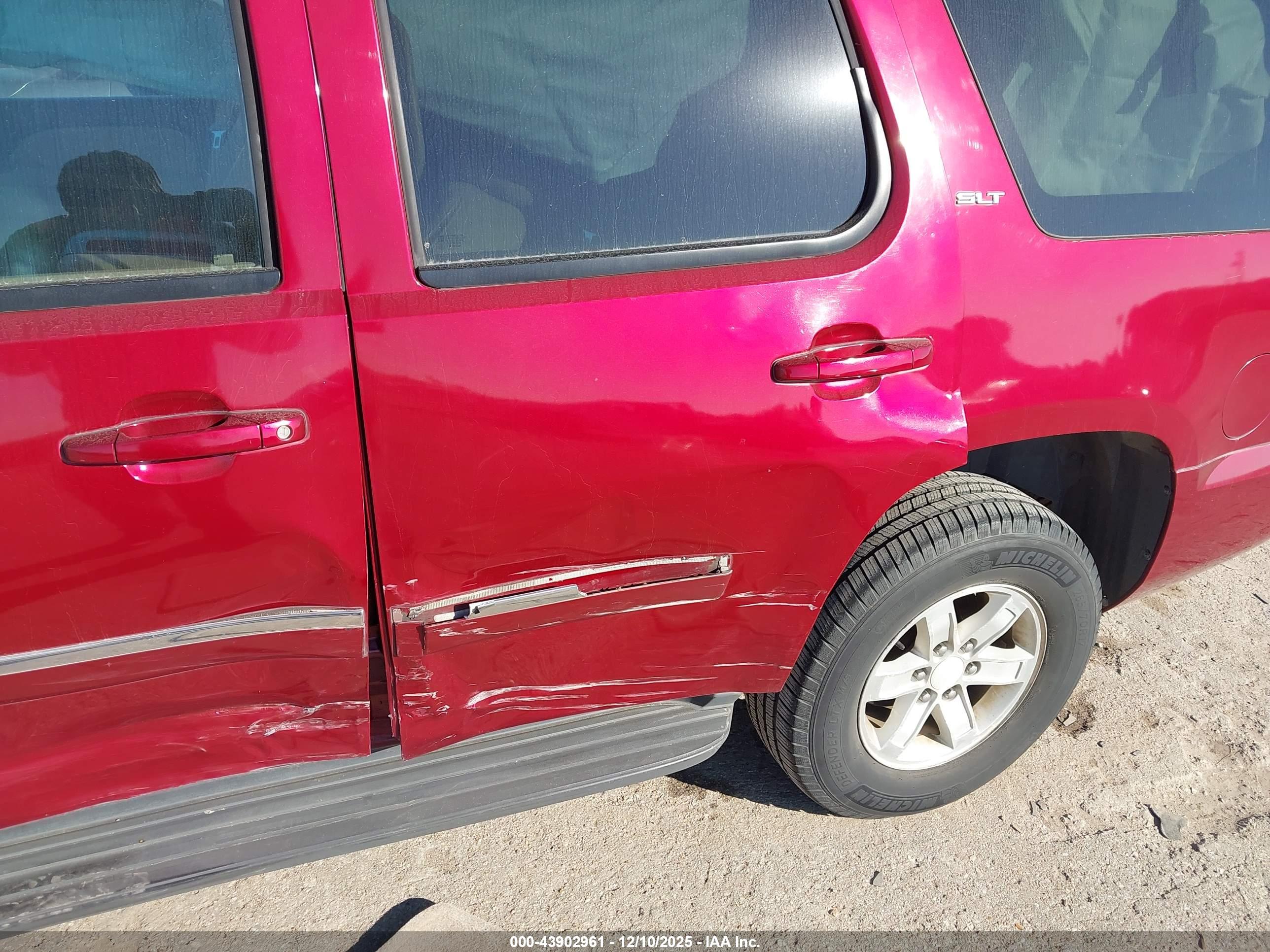 GMC YUKON image 6