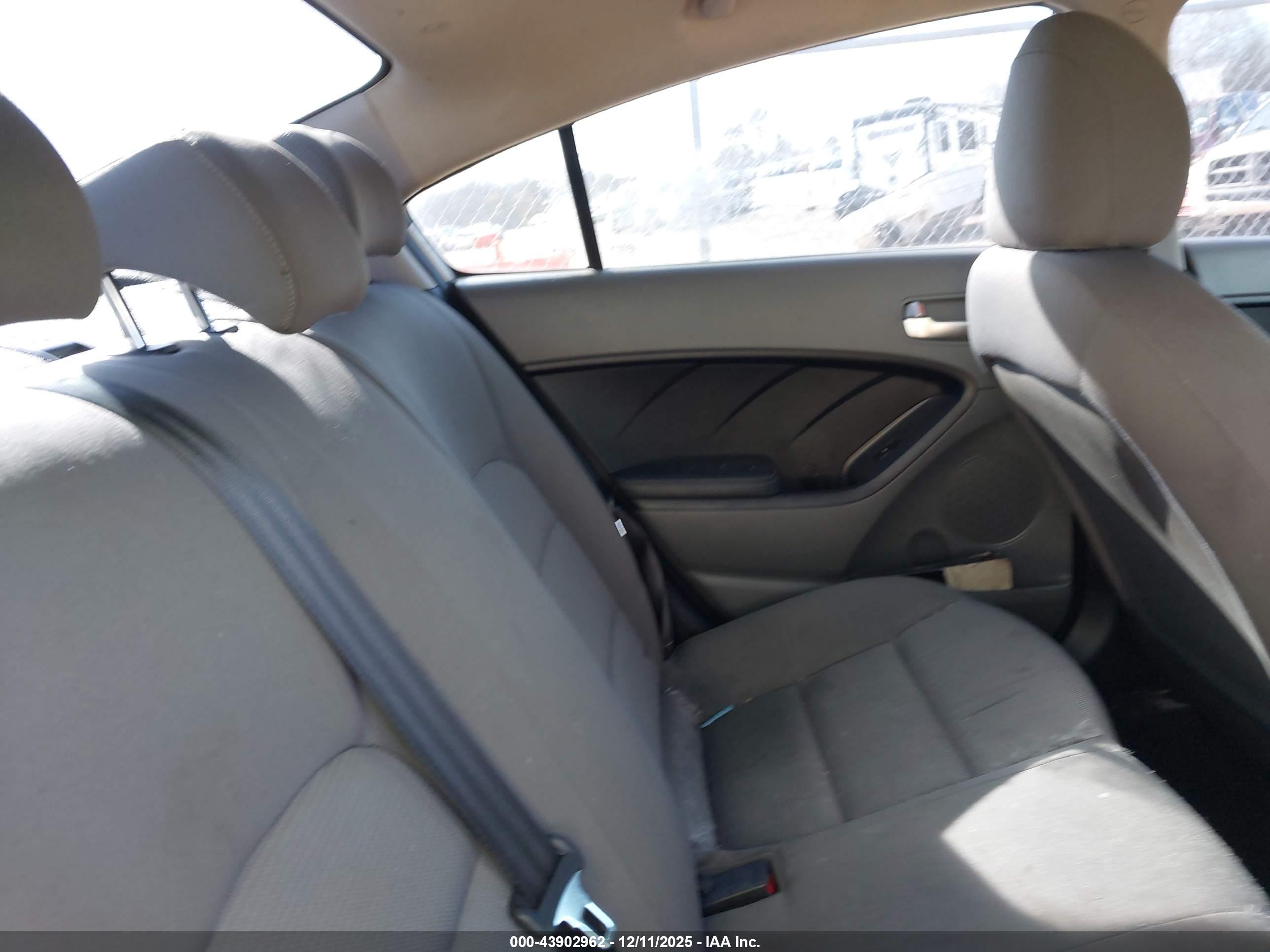 KIA FORTE image 8