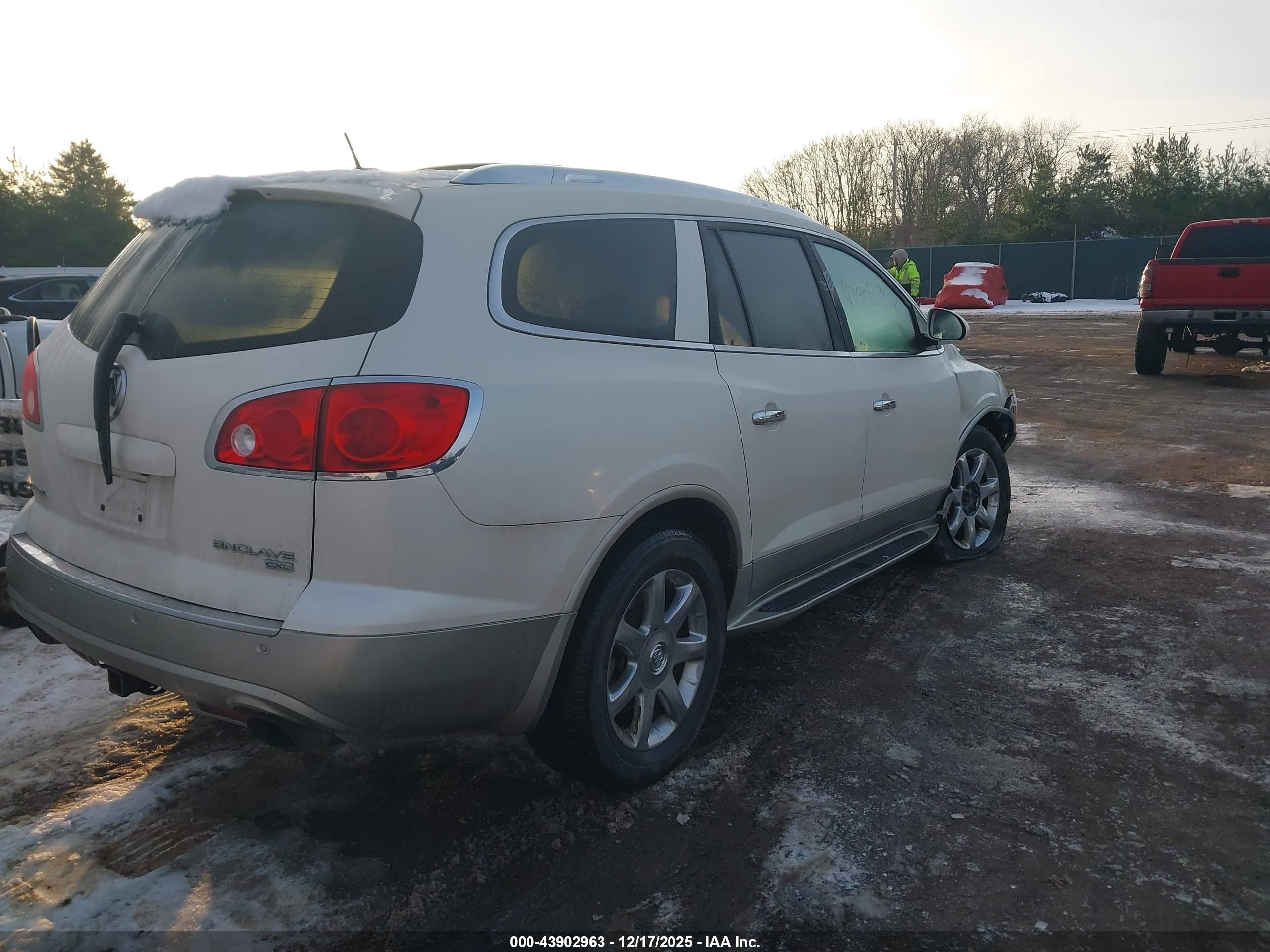 BUICK ENCLAVE image 4
