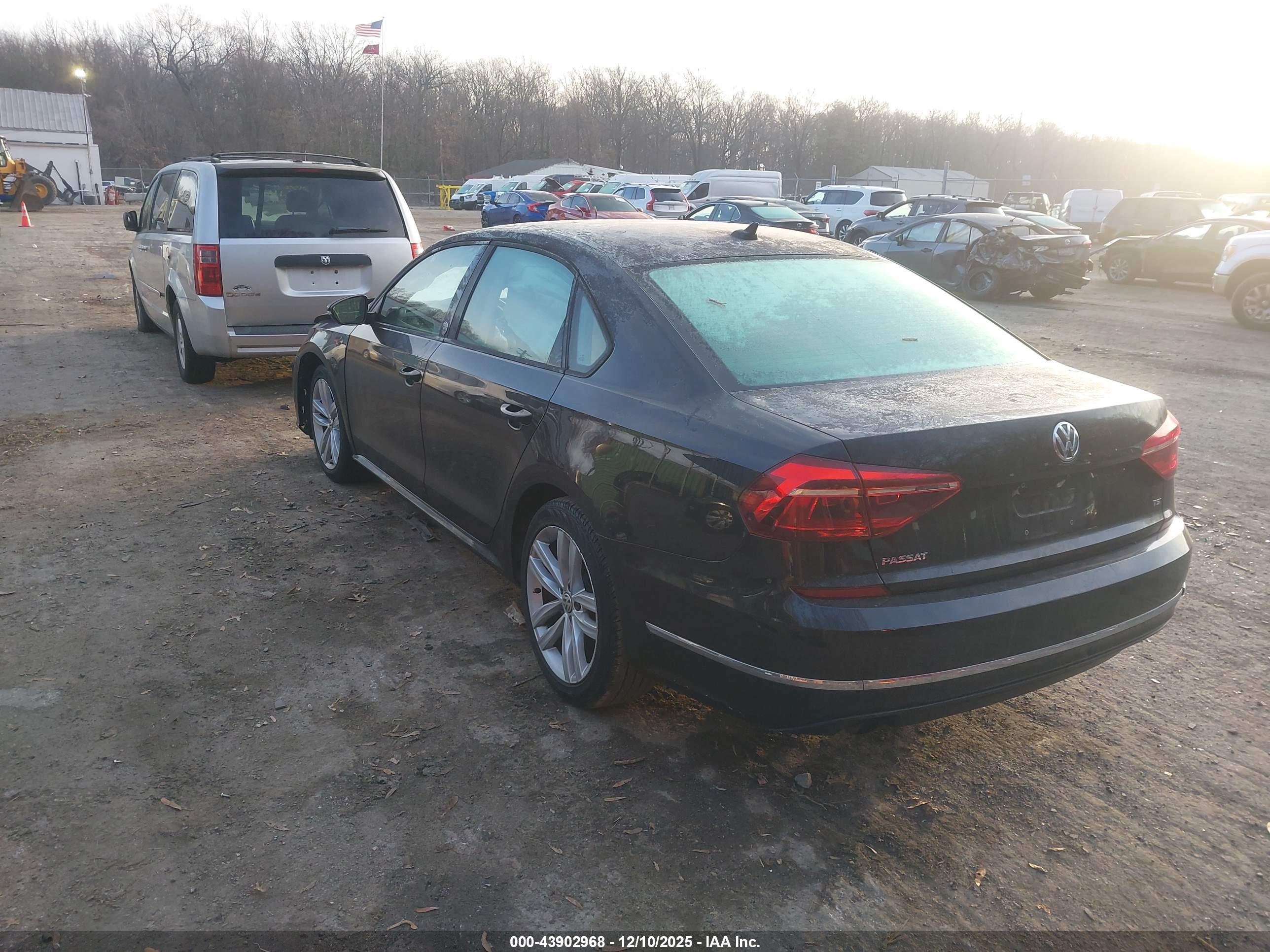 VOLKSWAGEN PASSAT image 3
