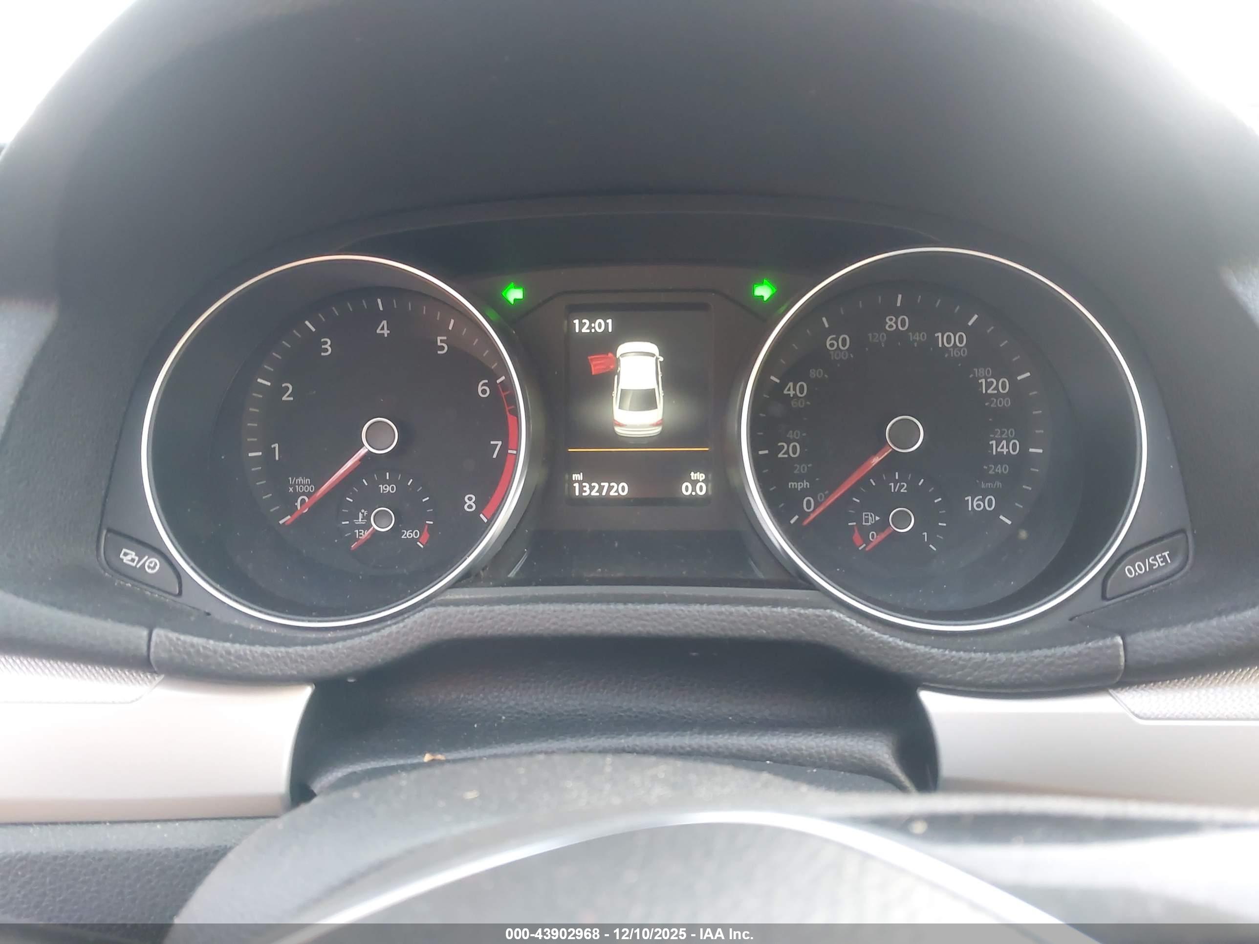 VOLKSWAGEN PASSAT image 7