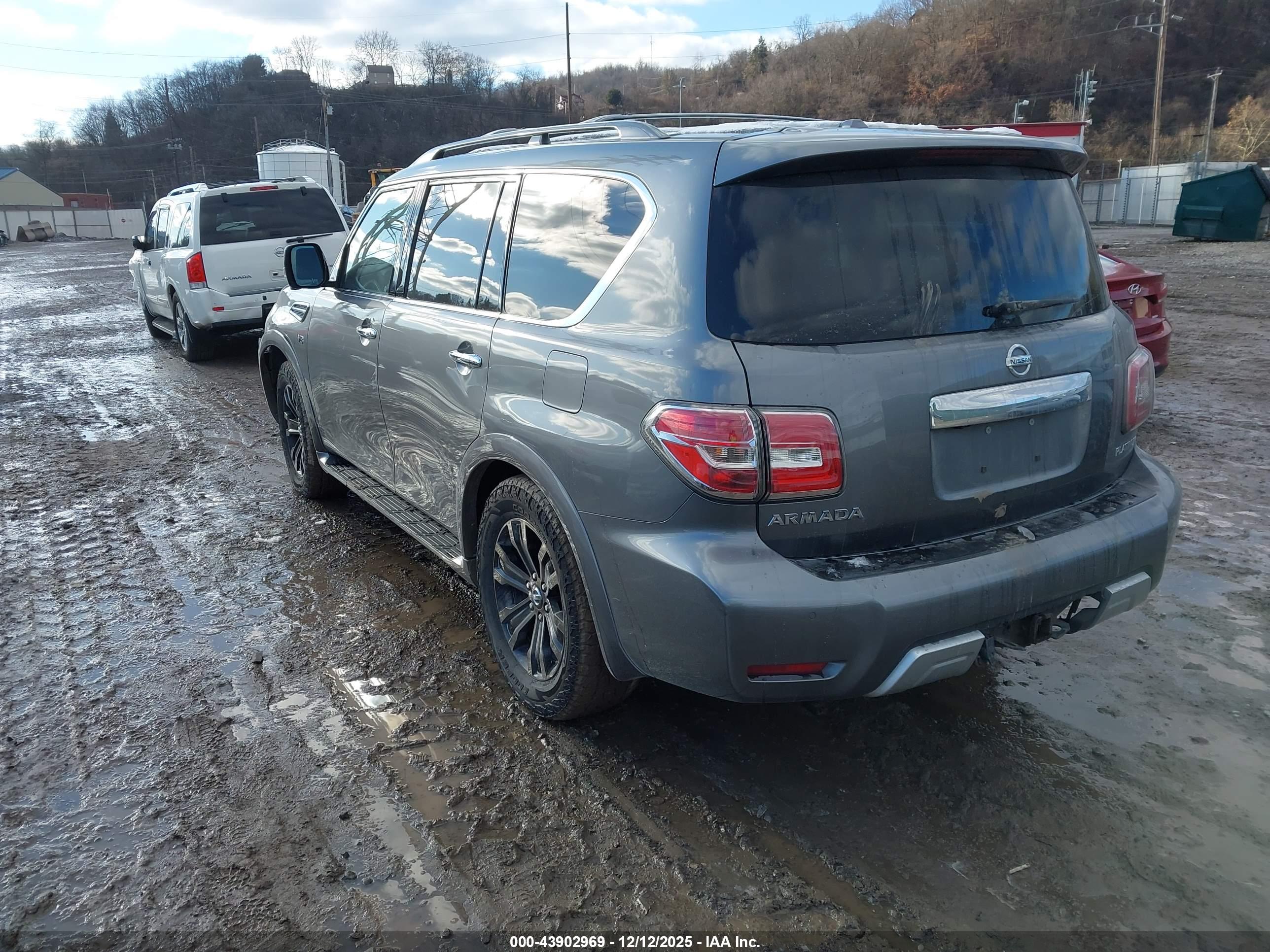 NISSAN ARMADA image 3