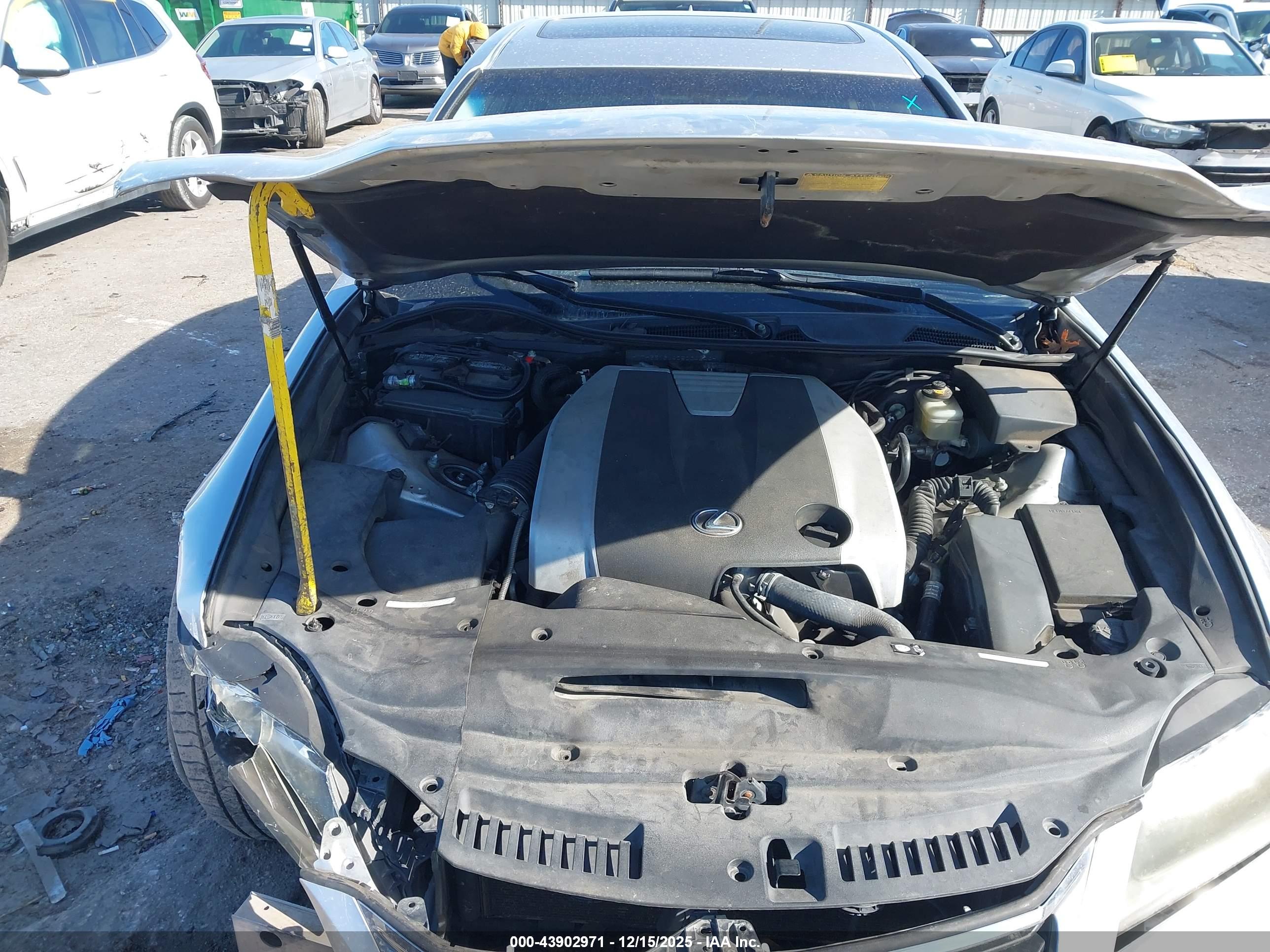 LEXUS GS image 10