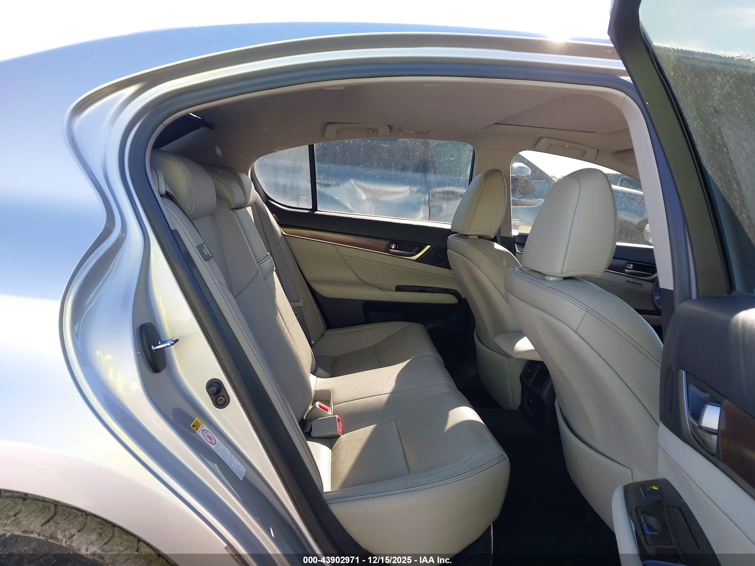 LEXUS GS image 8