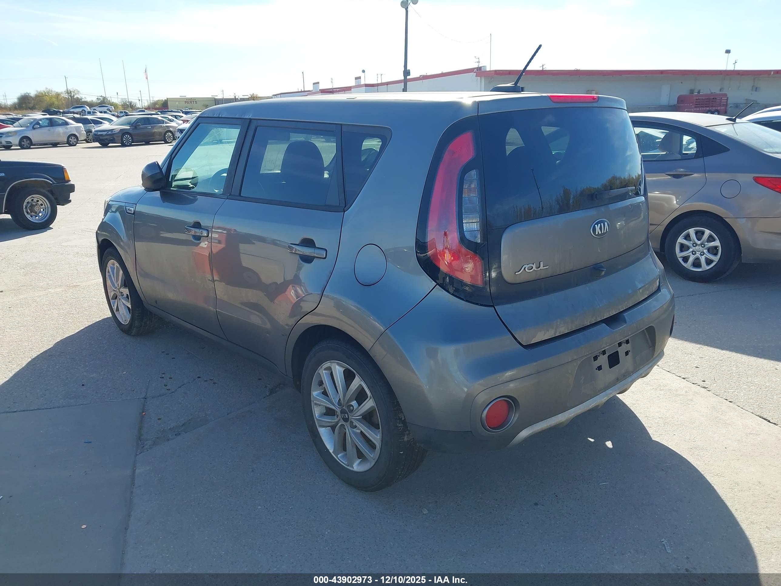 KIA SOUL image 3