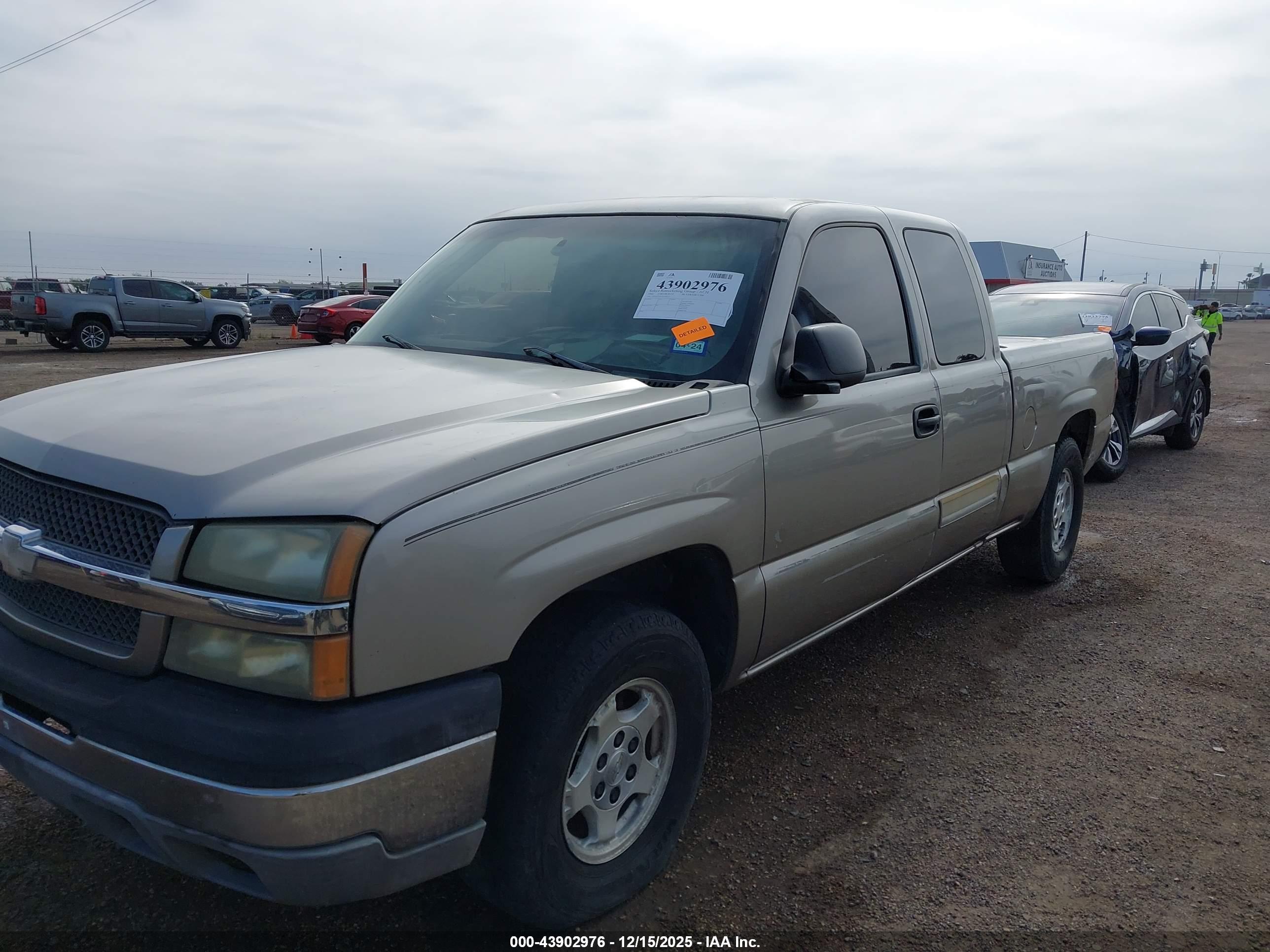 CHEVROLET SILVERADO image 6