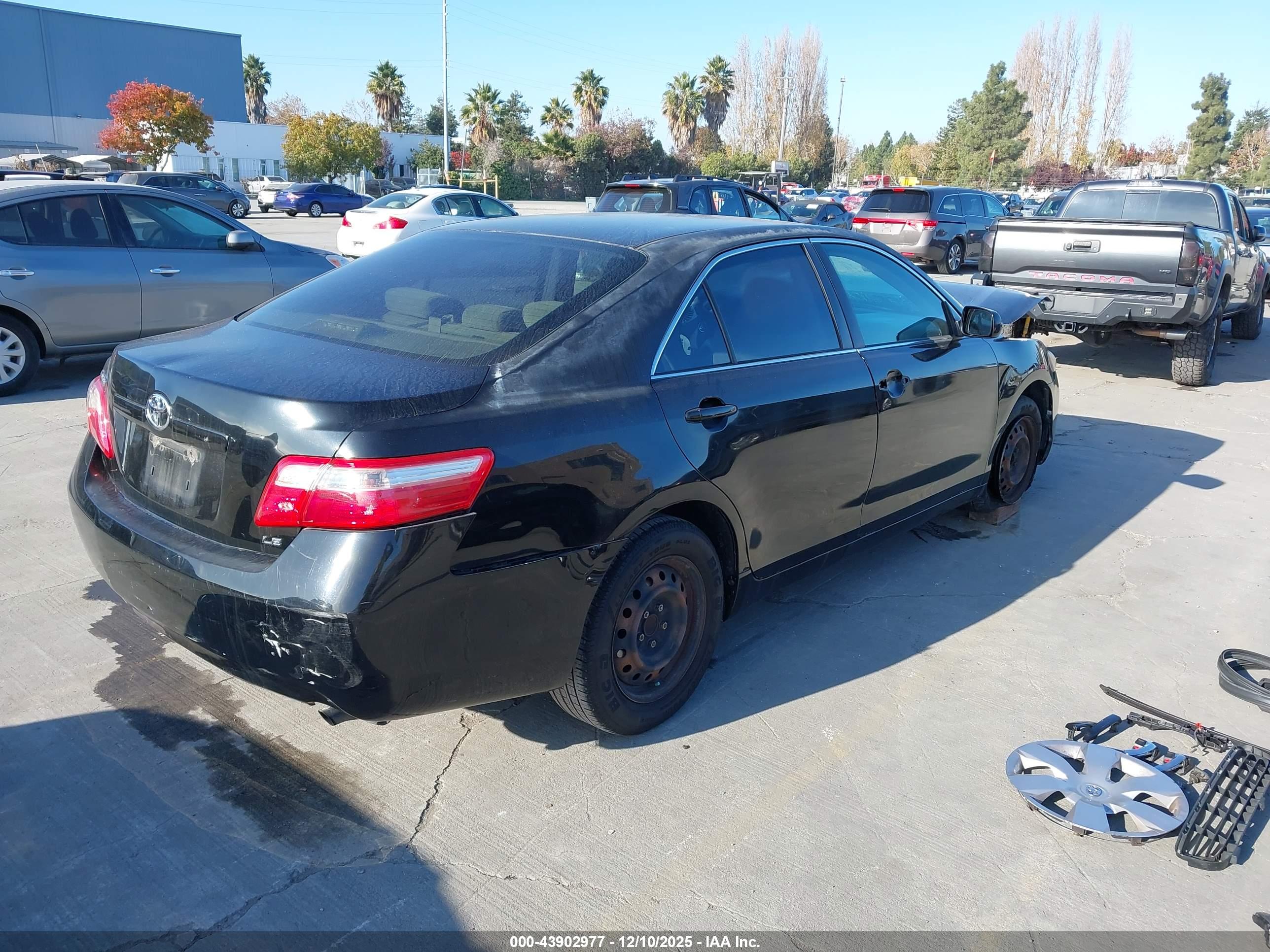 TOYOTA CAMRY image 4