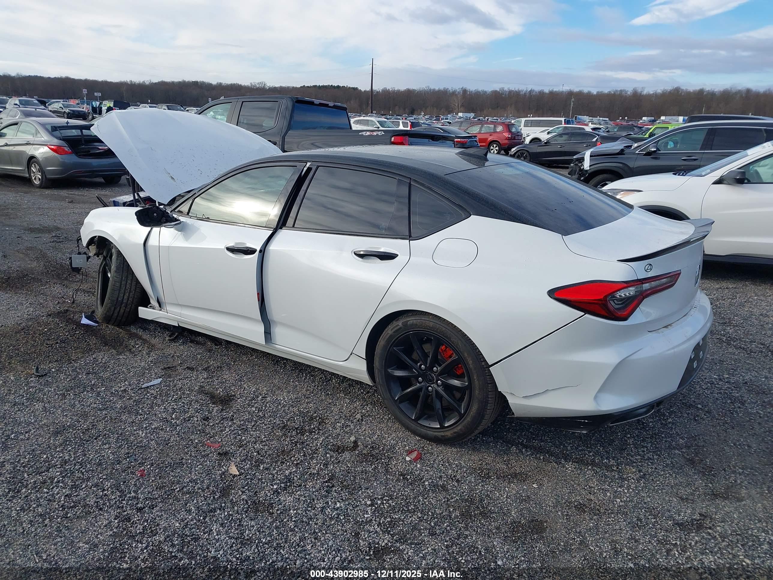 ACURA TLX image 3